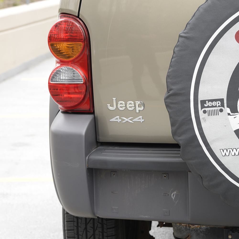 2004 Tan Jeep Liberty 4x4