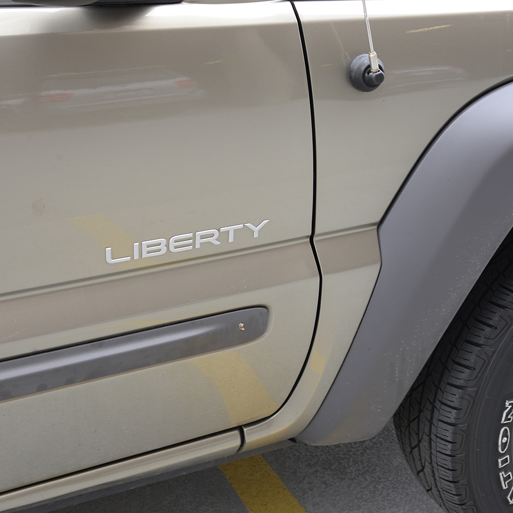 2004 Tan Jeep Liberty 4x4