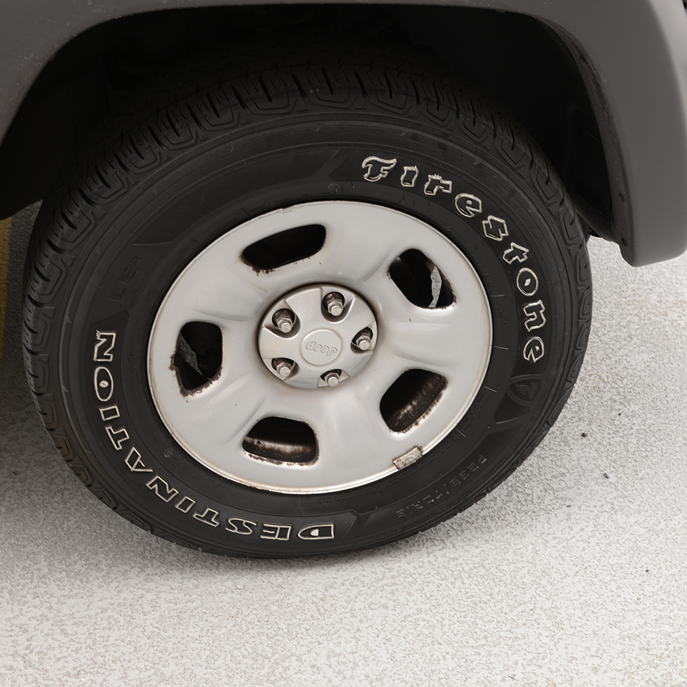 2004 Tan Jeep Liberty 4x4