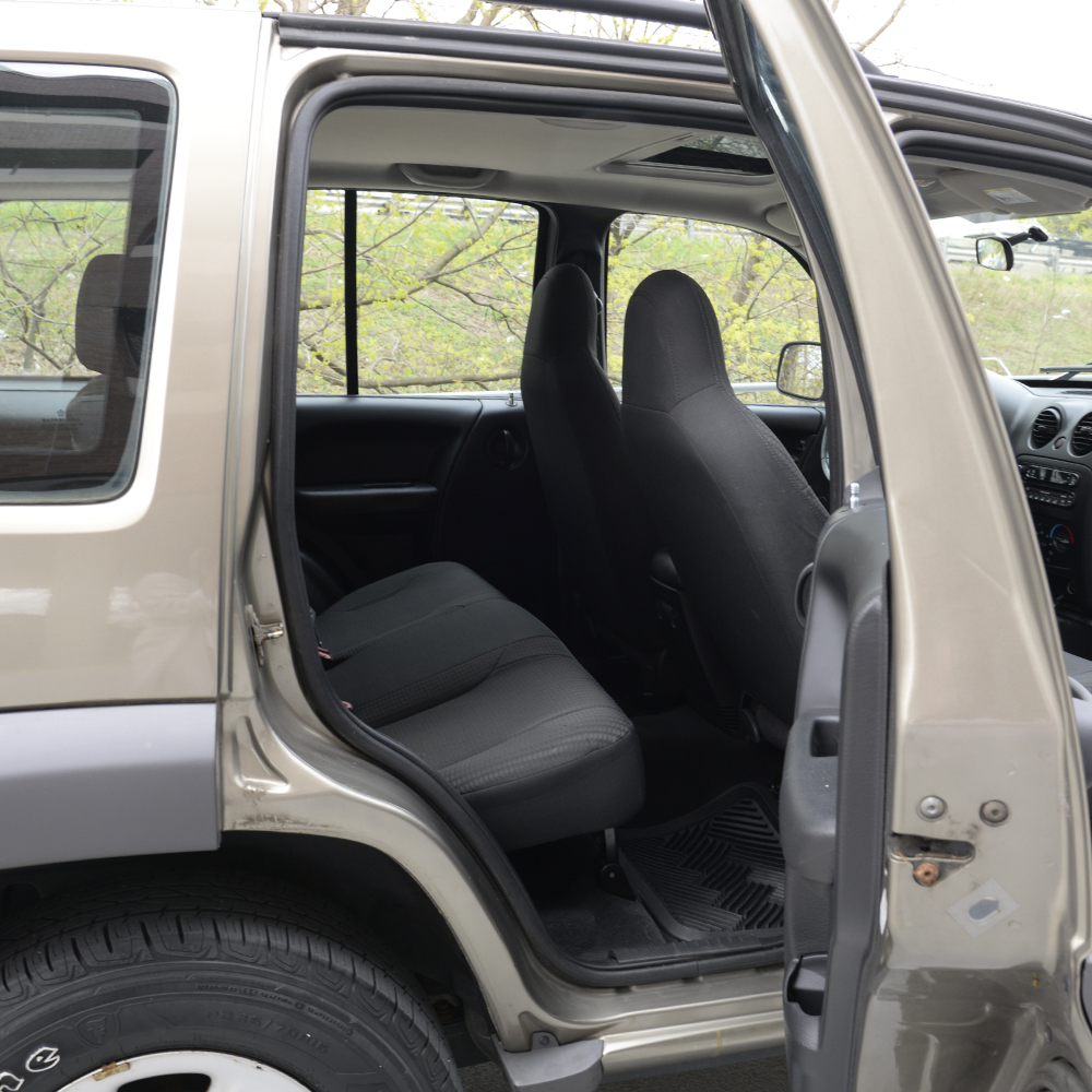 2004 Tan Jeep Liberty 4x4