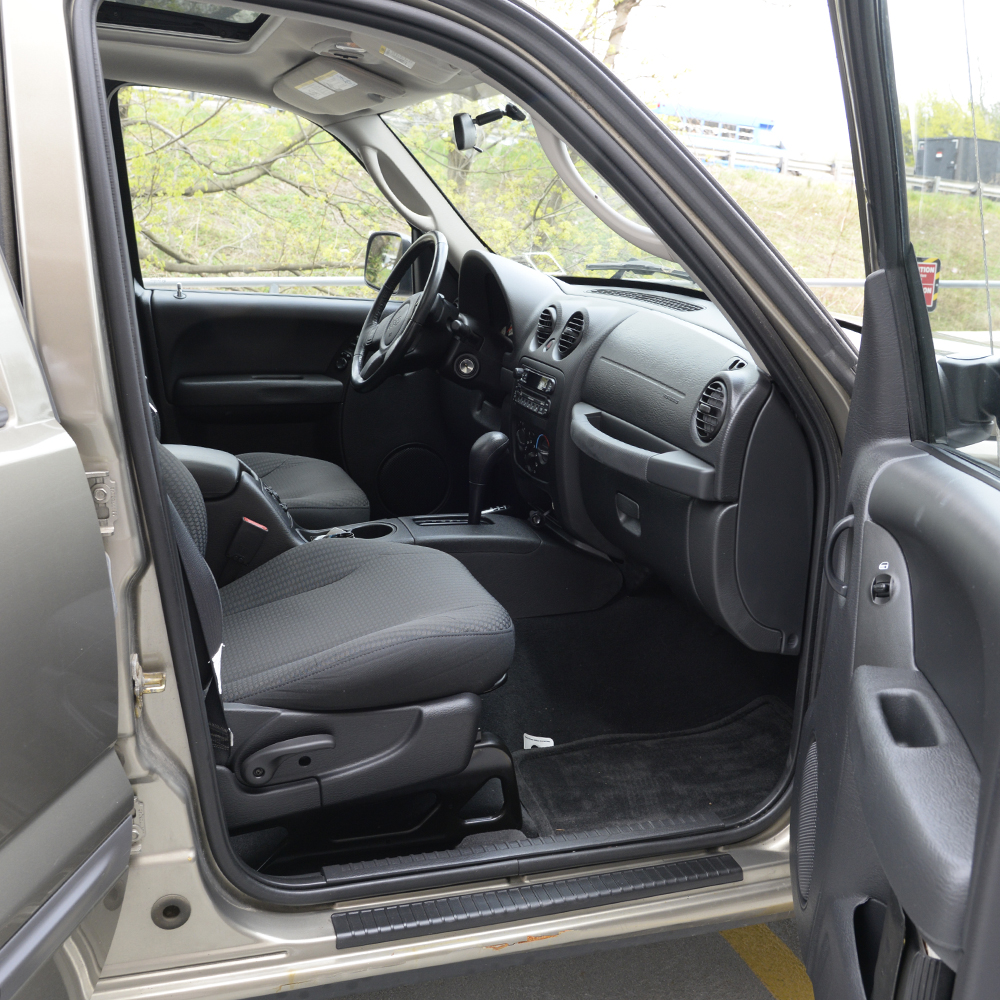 2004 Tan Jeep Liberty 4x4