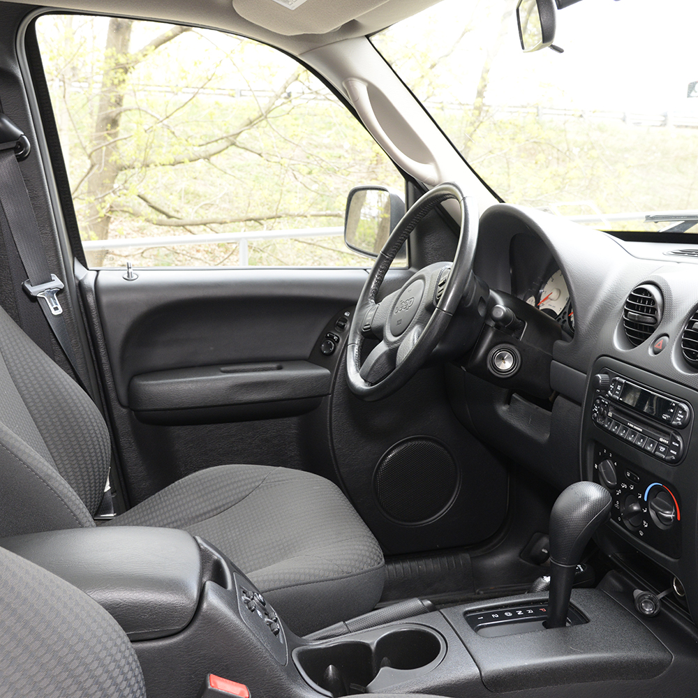 2004 Tan Jeep Liberty 4x4
