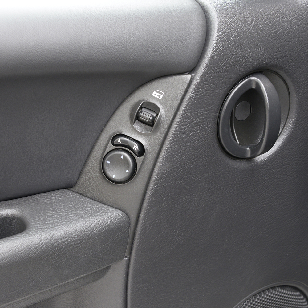 2004 Tan Jeep Liberty 4x4