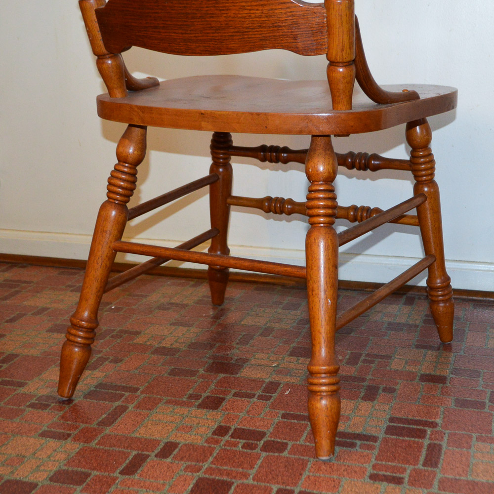 Contemporary Oak Dining Table and Six Pressed Back Chairs