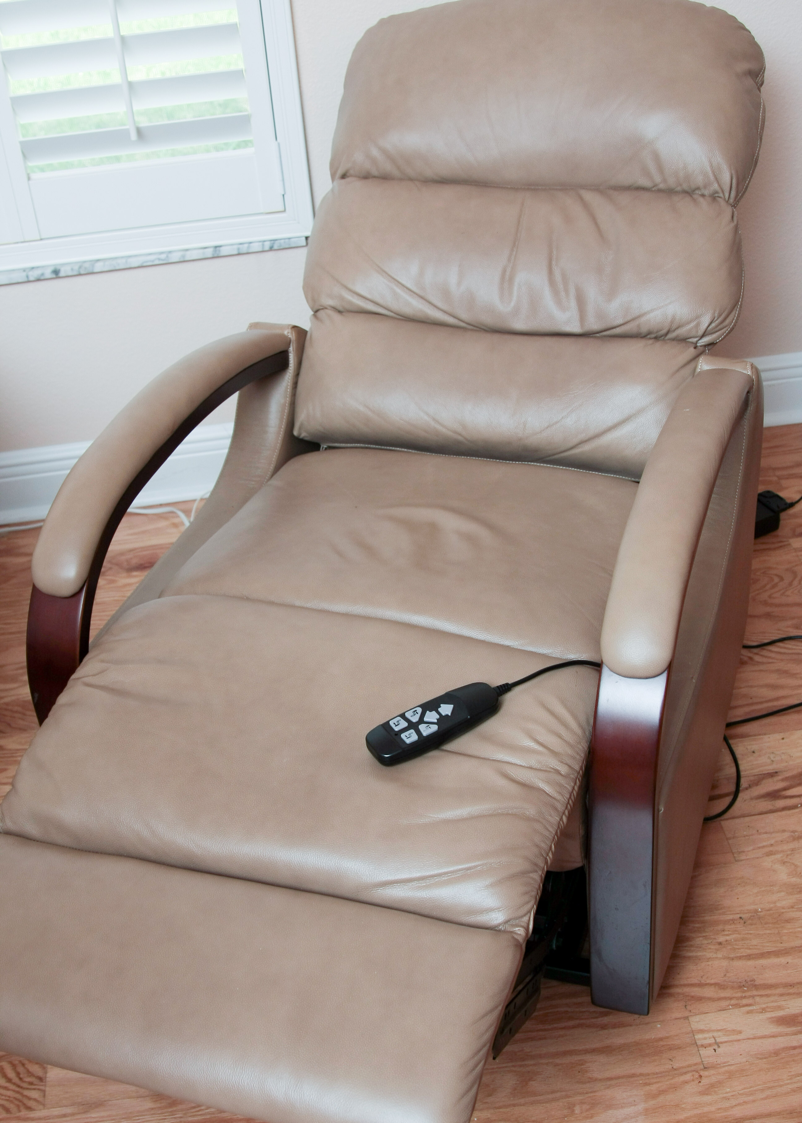 Motorized Leather Reclining Armchair