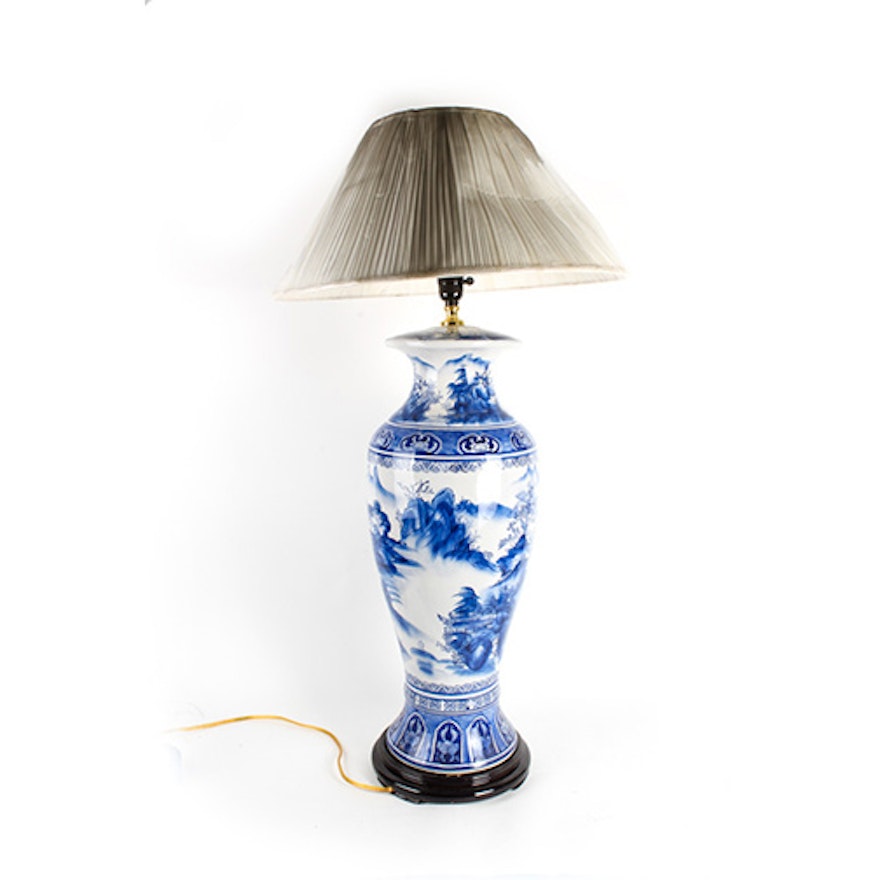 Vintage Chinese Table Lamp