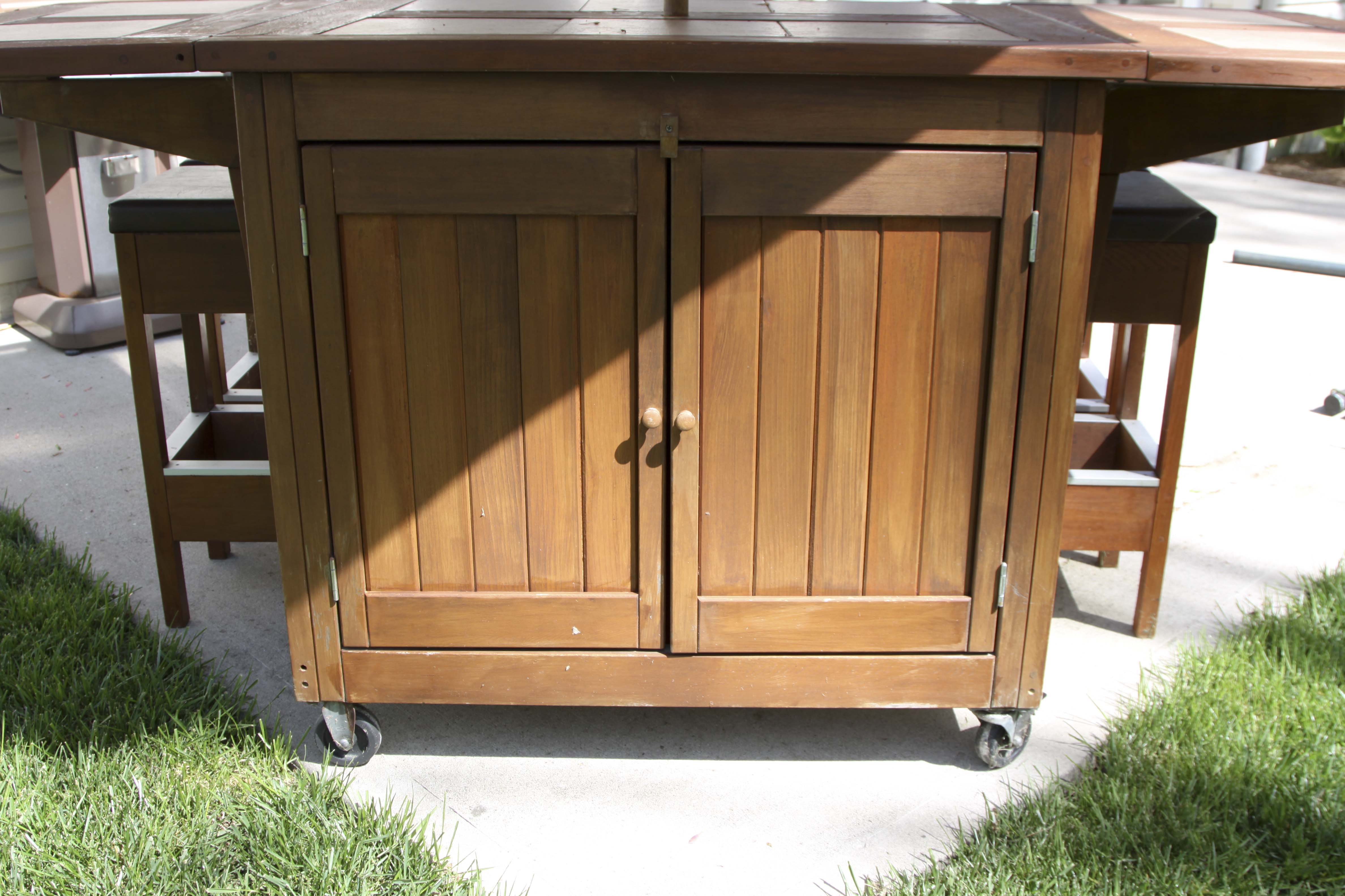Wooden Outdoor Bar With Stools
