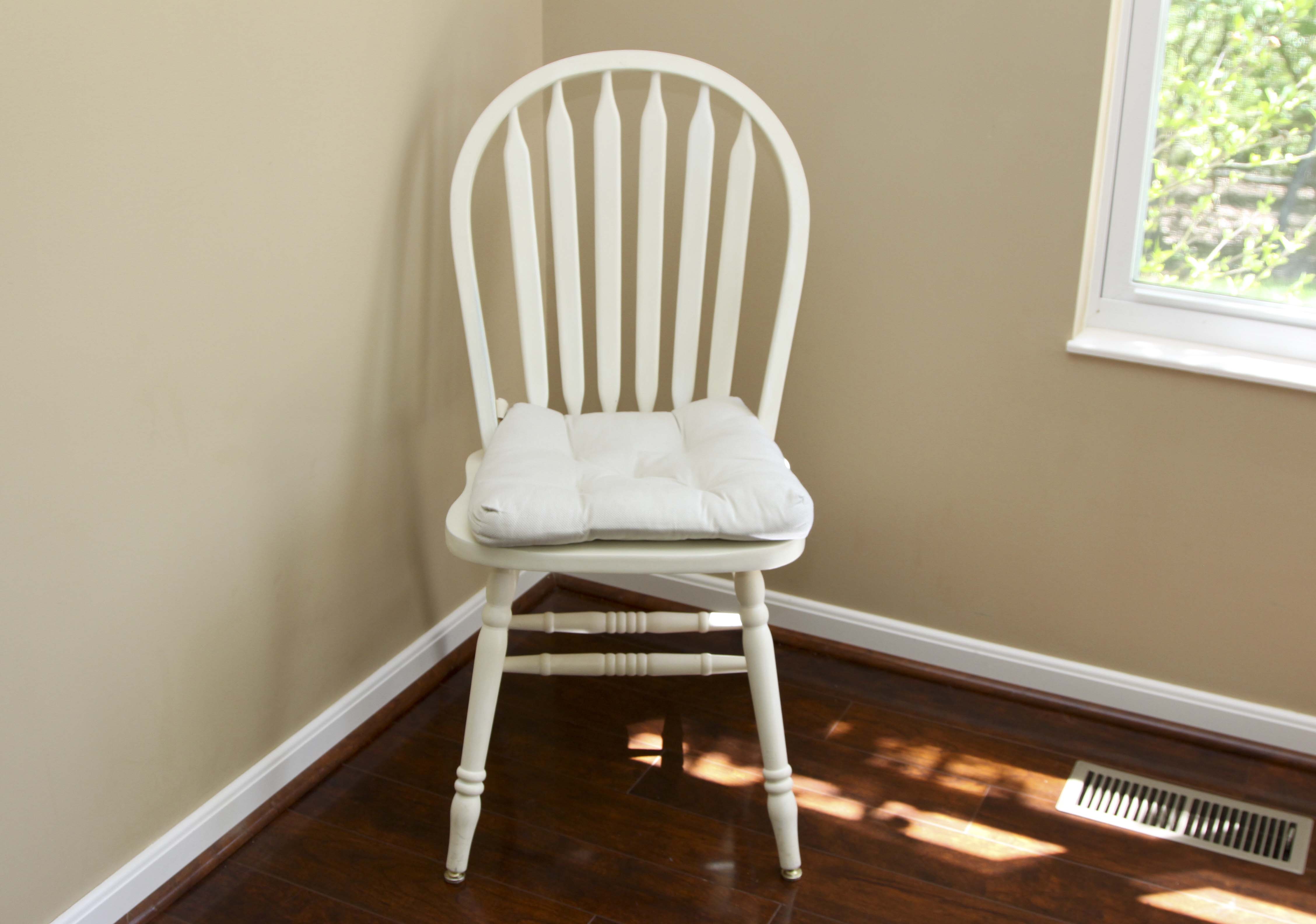 Painted Wooden Four-Piece Dining Set