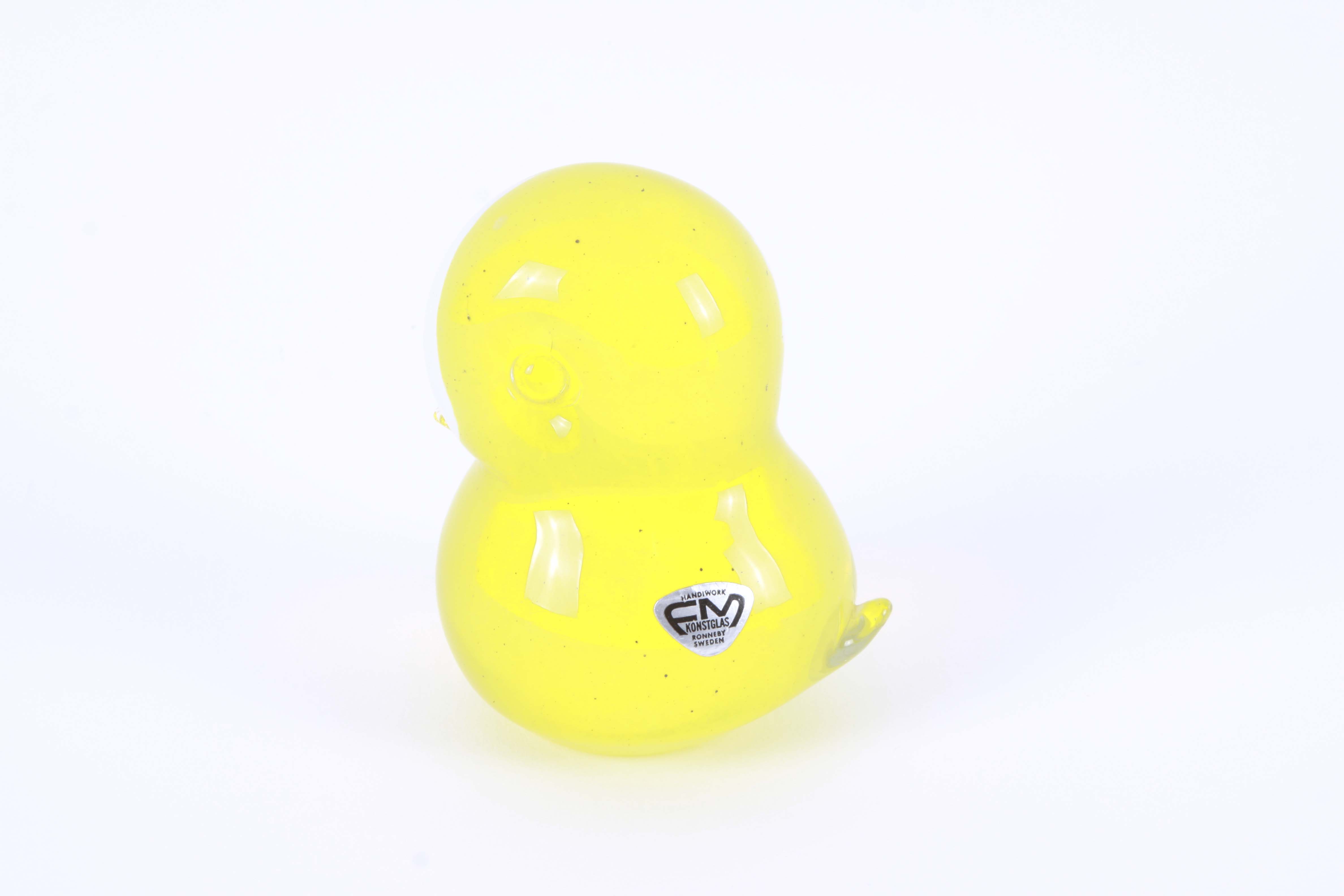 FM Konstglas Chick Figurines