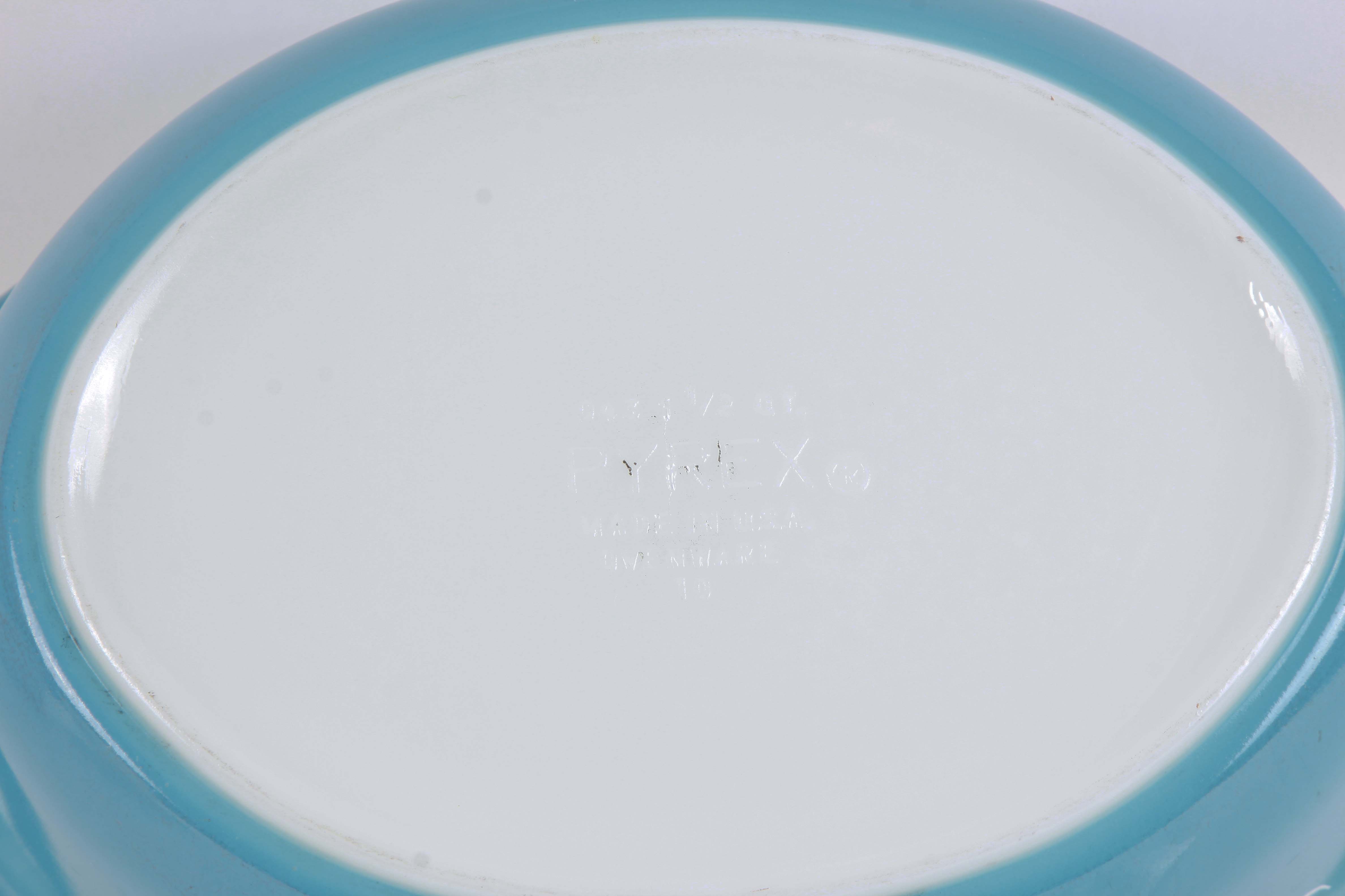 Vintage  Pyrex Mixing Bowls and Bakeware