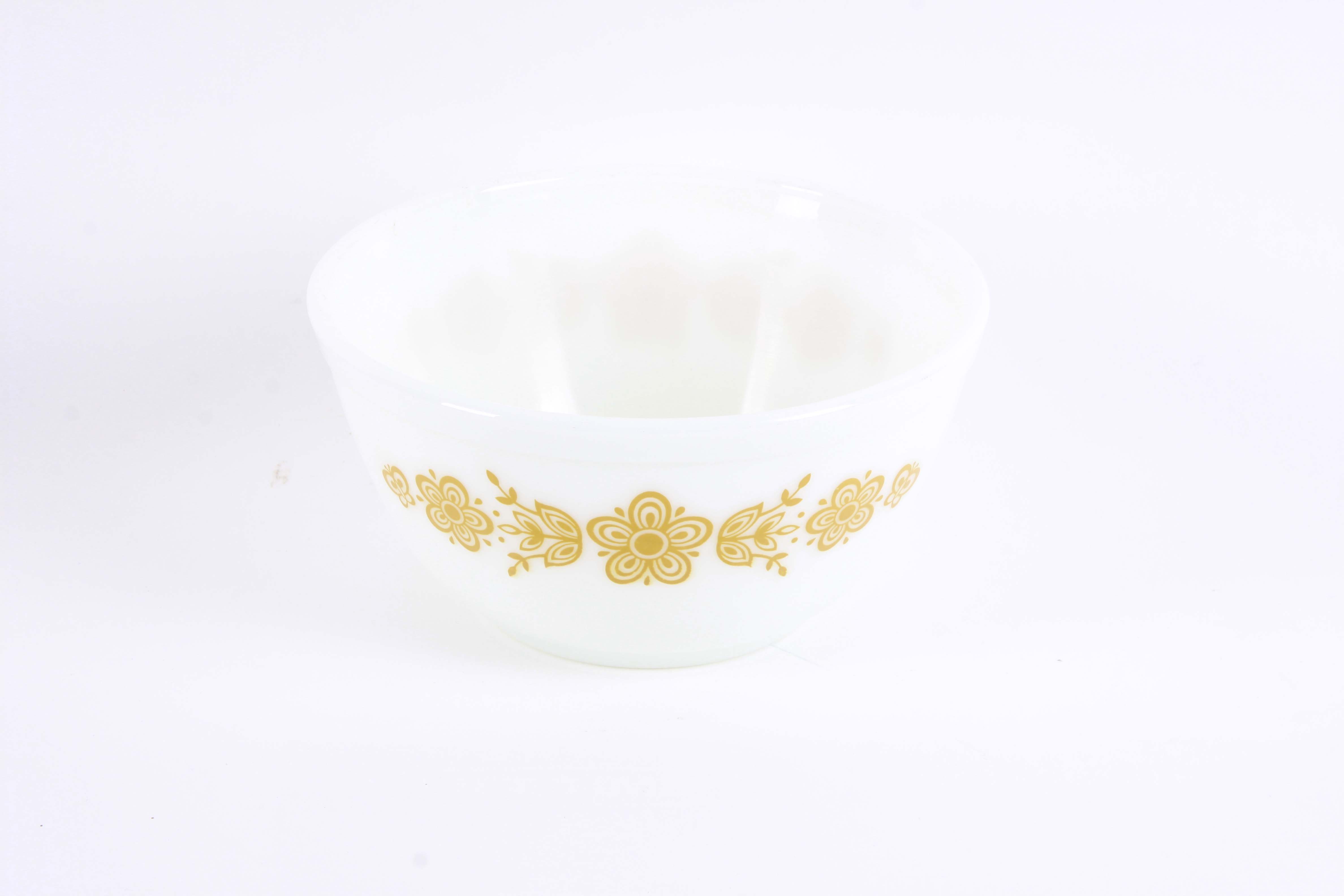 Vintage  Pyrex Mixing Bowls and Bakeware