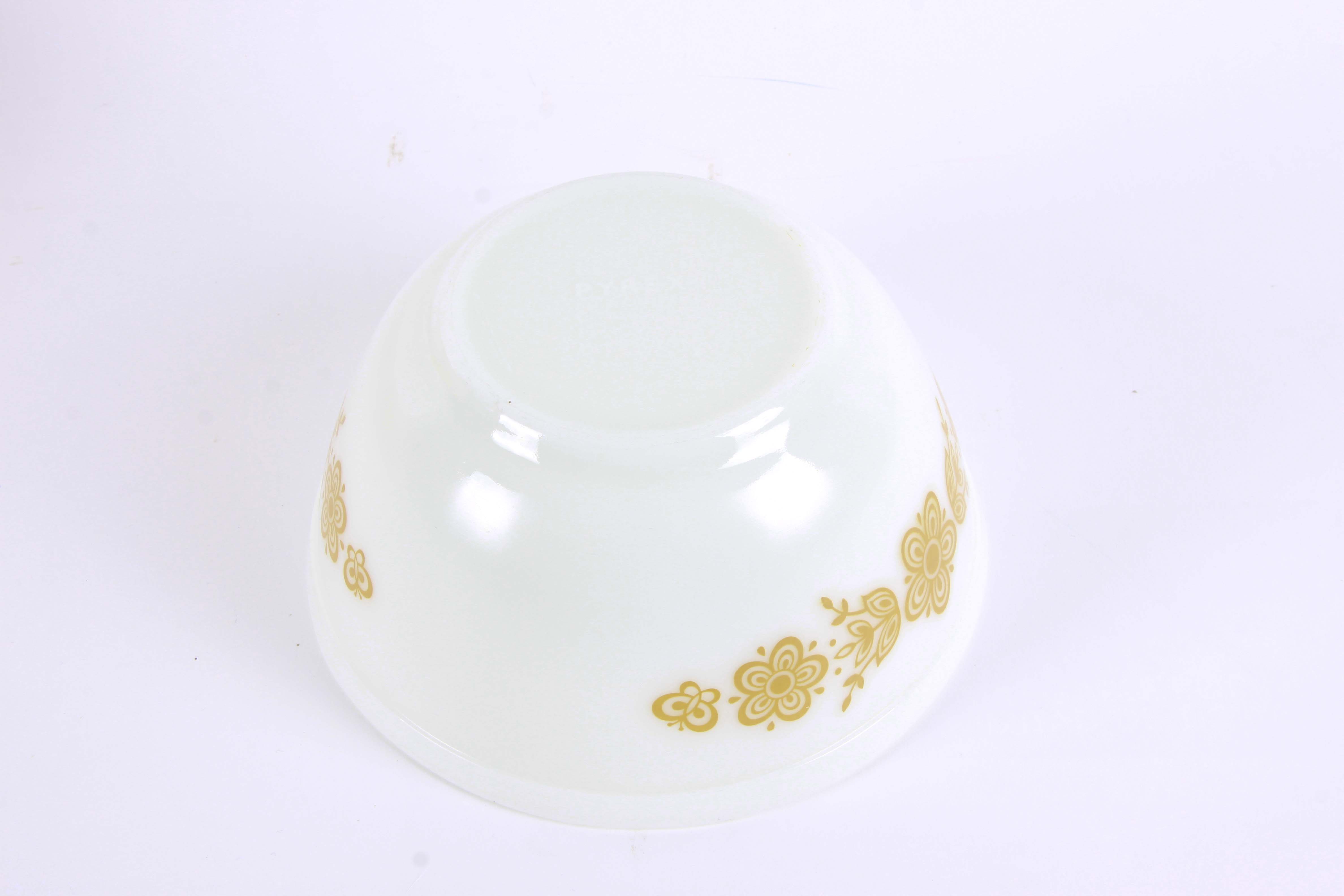 Vintage  Pyrex Mixing Bowls and Bakeware