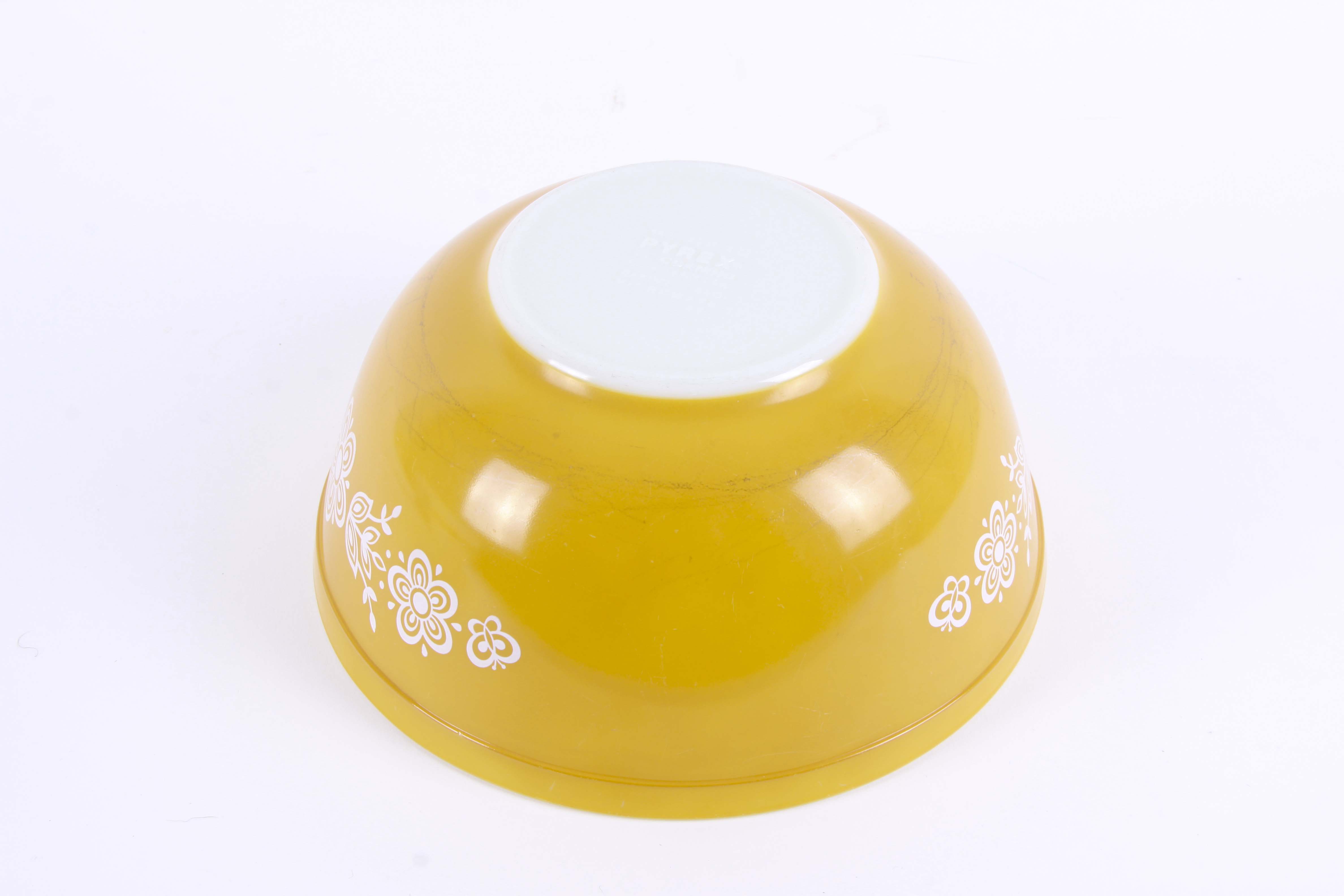 Vintage  Pyrex Mixing Bowls and Bakeware