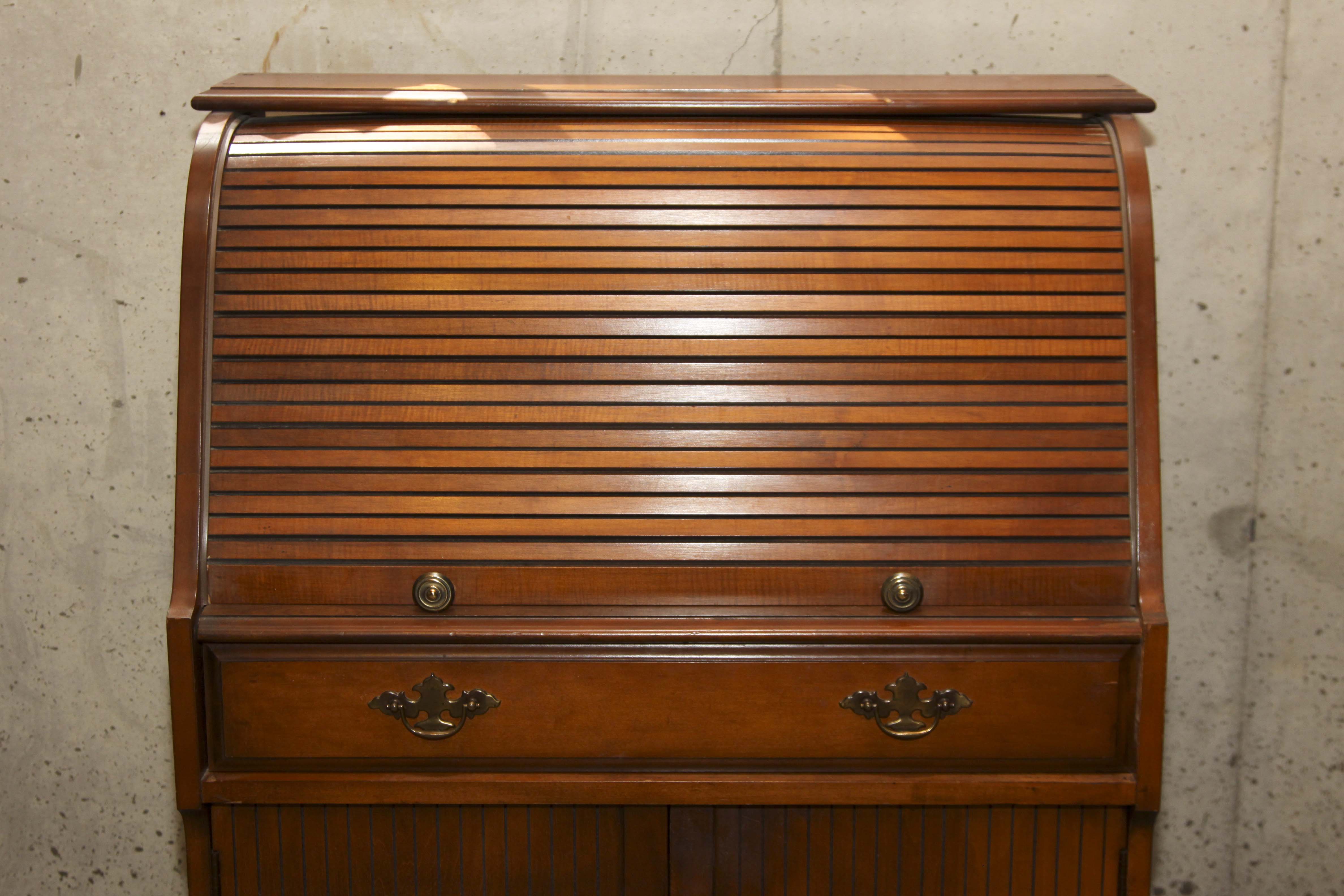 Lane Wooden Roll Top Bar