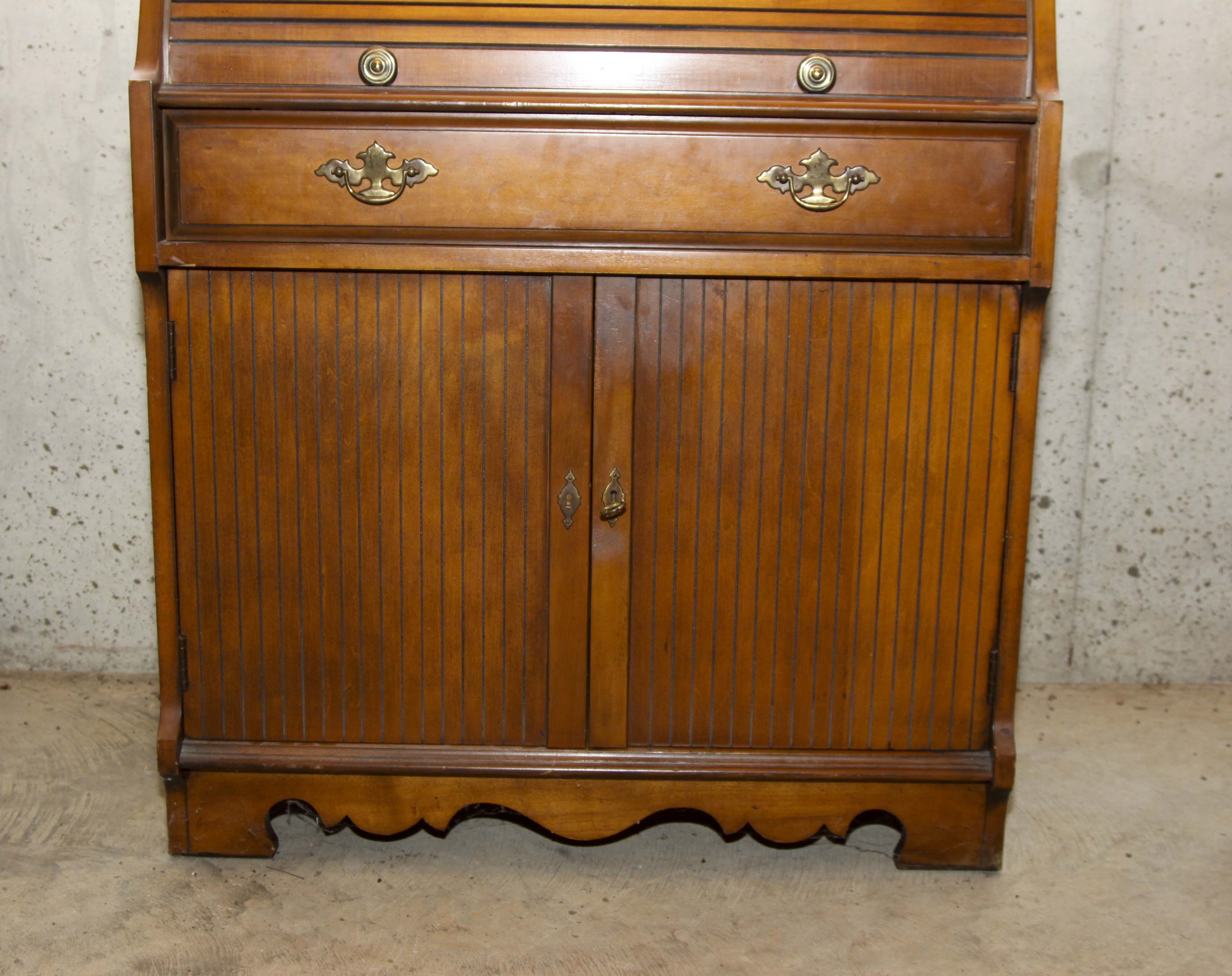 Lane Wooden Roll Top Bar