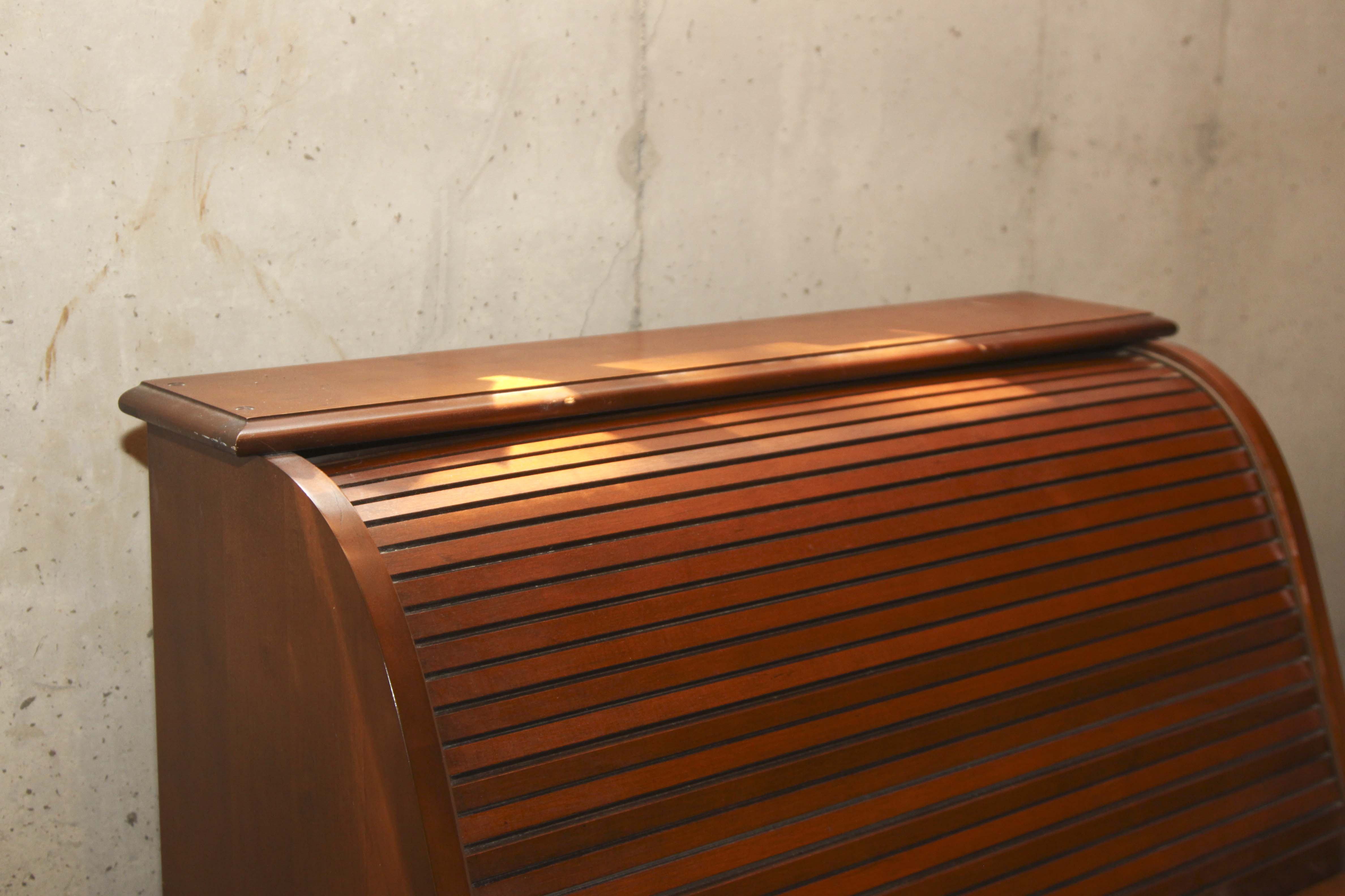 Lane Wooden Roll Top Bar