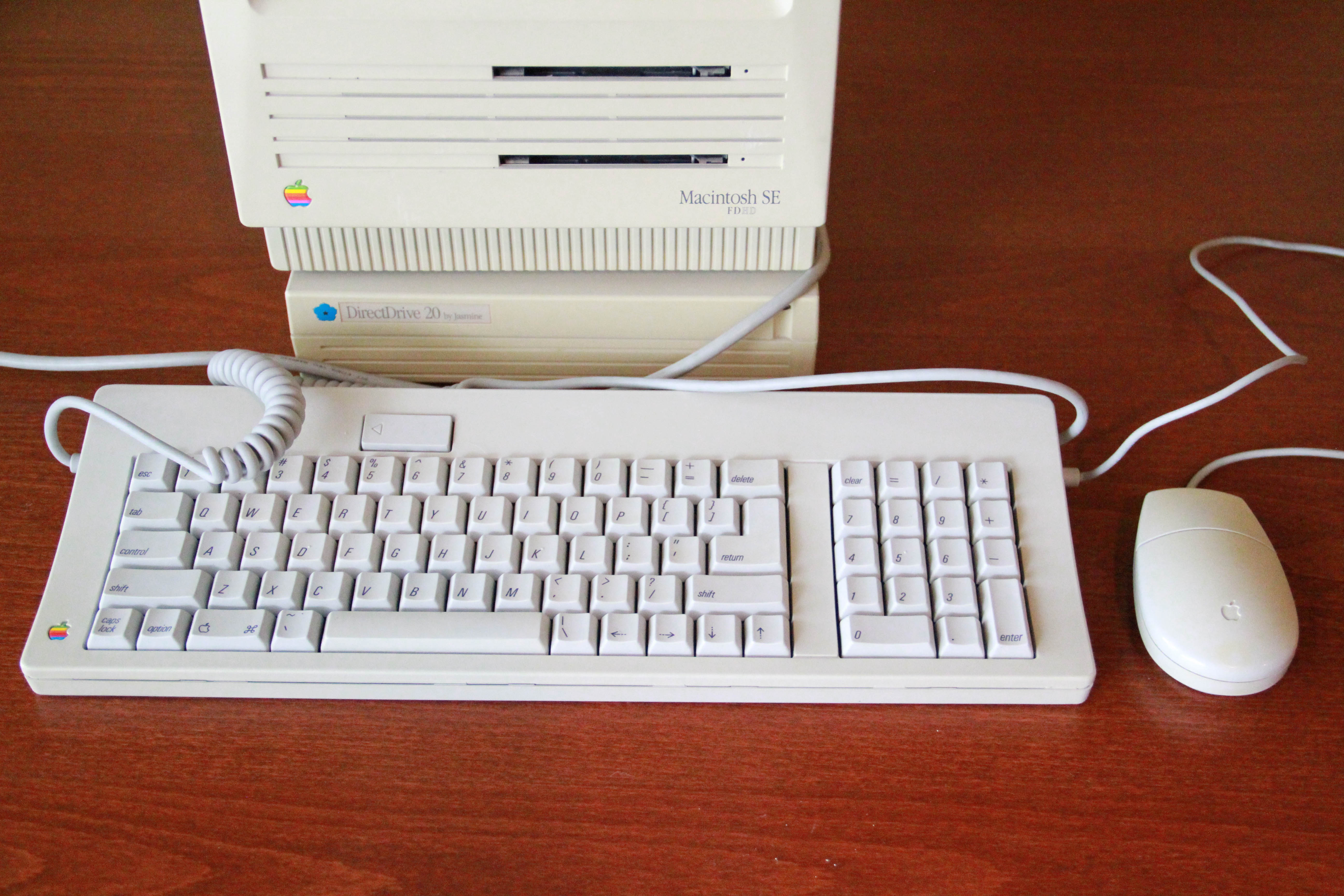 Vintage Apple Macintosh SE and Performa 5200CD Computers