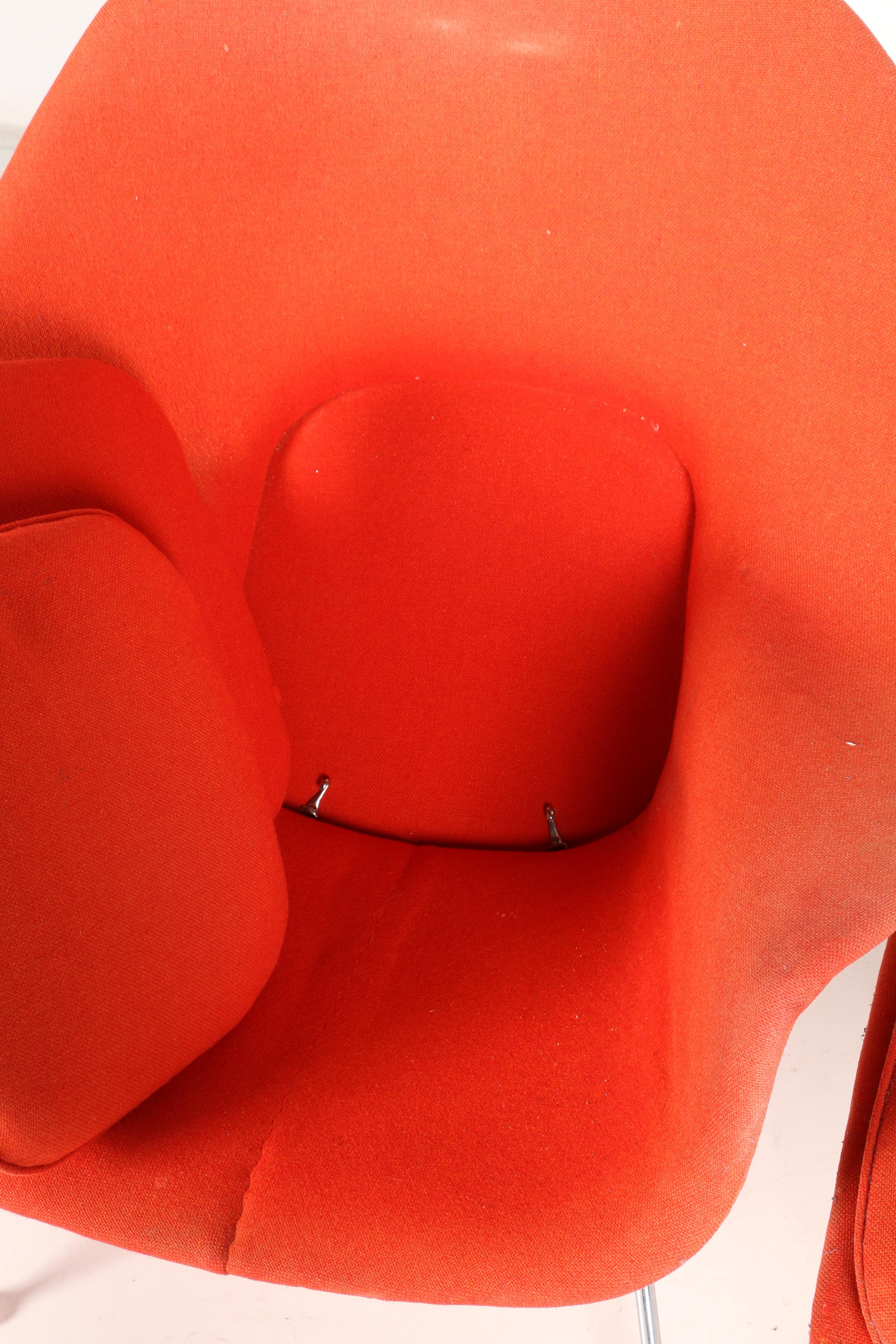 Mid Century Modern "Womb" Chair and Ottoman by Eero Saarinen for Knoll With Provenance