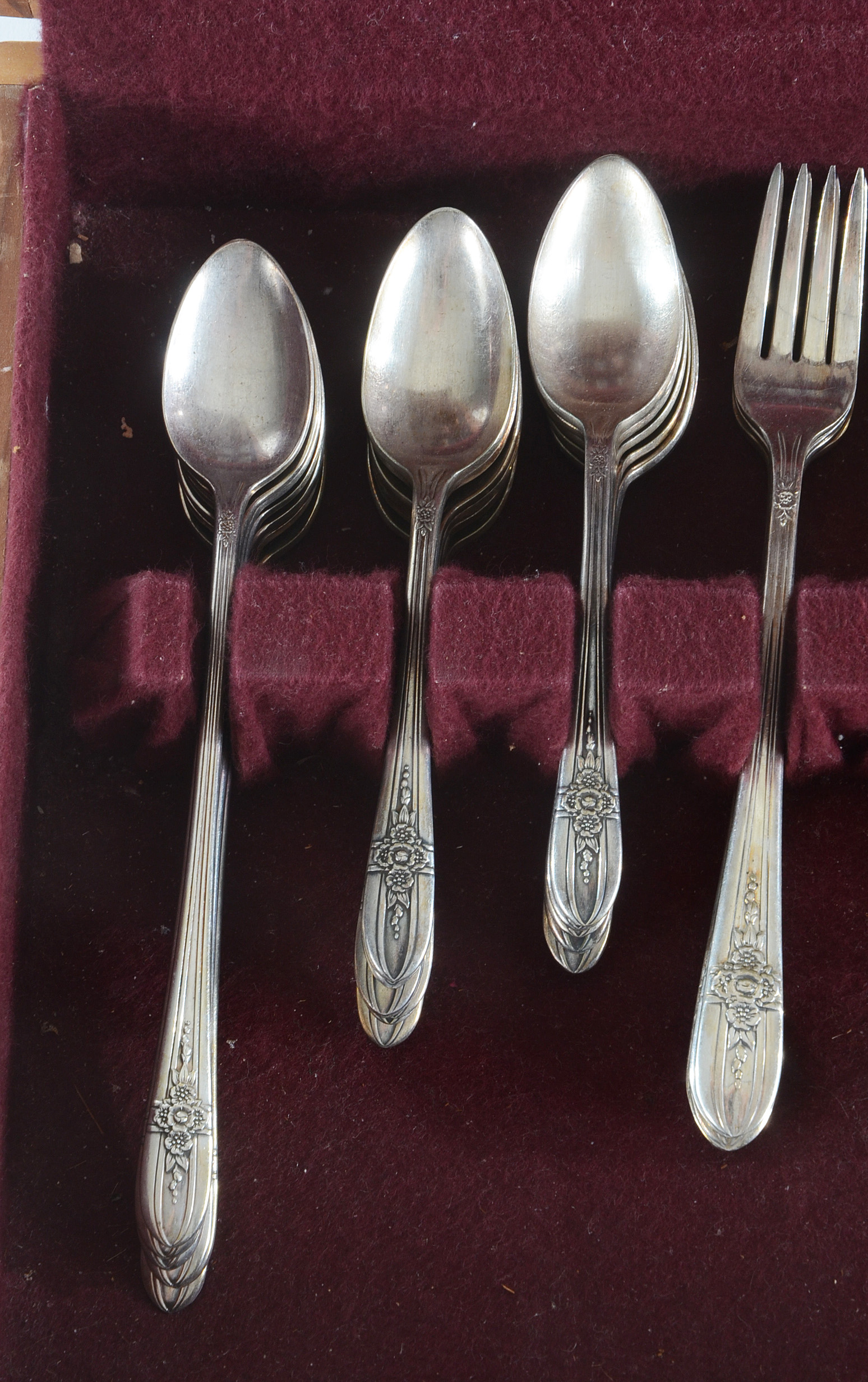 WM Rogers Mfg Silver Plate Flatware Service for Eight with Chest