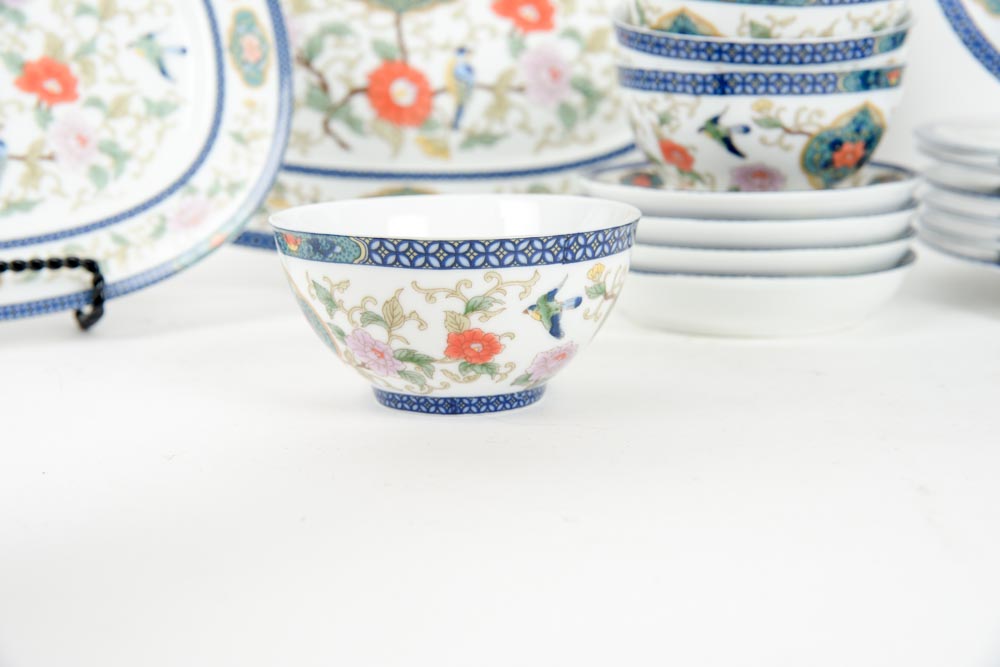 Set of Distinctive Settings Fine Porcelain Dinnerware in the "MIng" Pattern