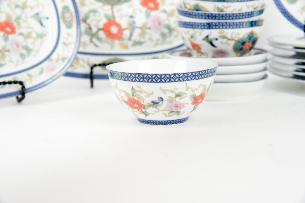Set of Distinctive Settings Fine Porcelain Dinnerware in the "MIng" Pattern