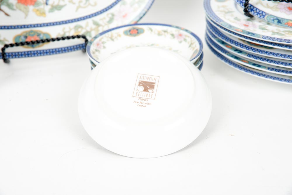 Set of Distinctive Settings Fine Porcelain Dinnerware in the "MIng" Pattern