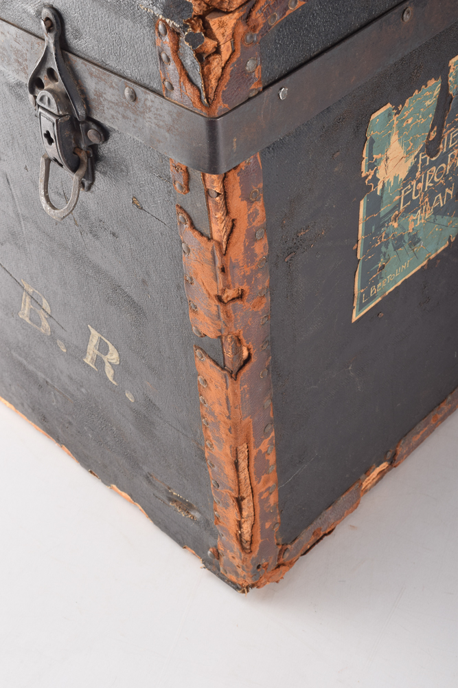 Small Hat and Accessory Antique Trunk