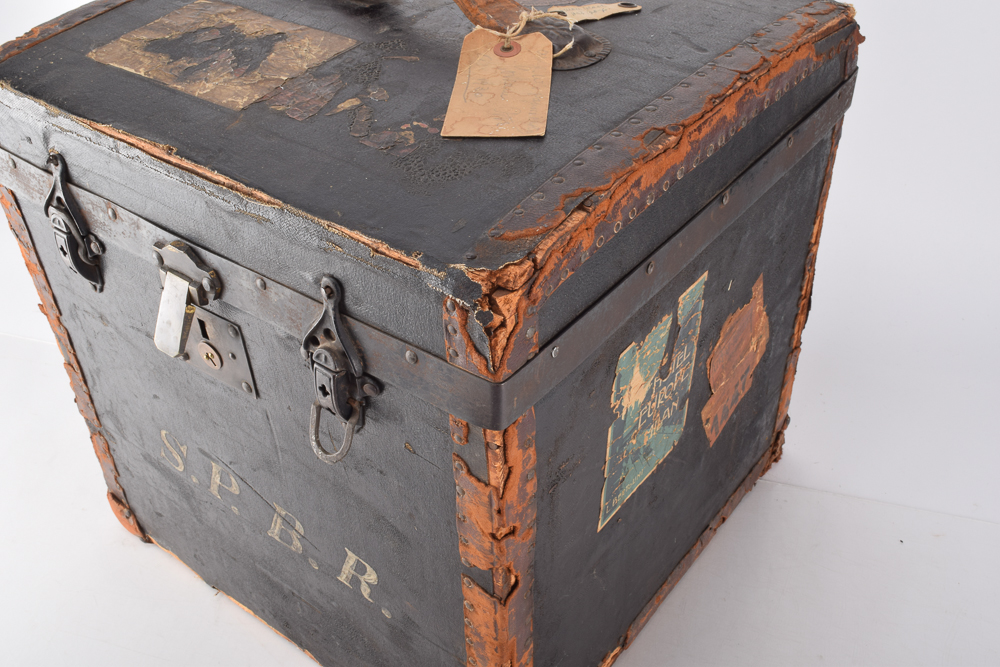 Small Hat and Accessory Antique Trunk
