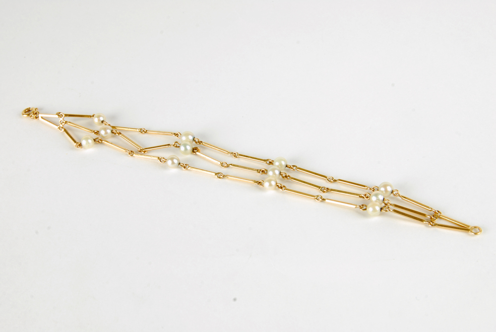 18K Yellow Gold Pearl Station Bracelet