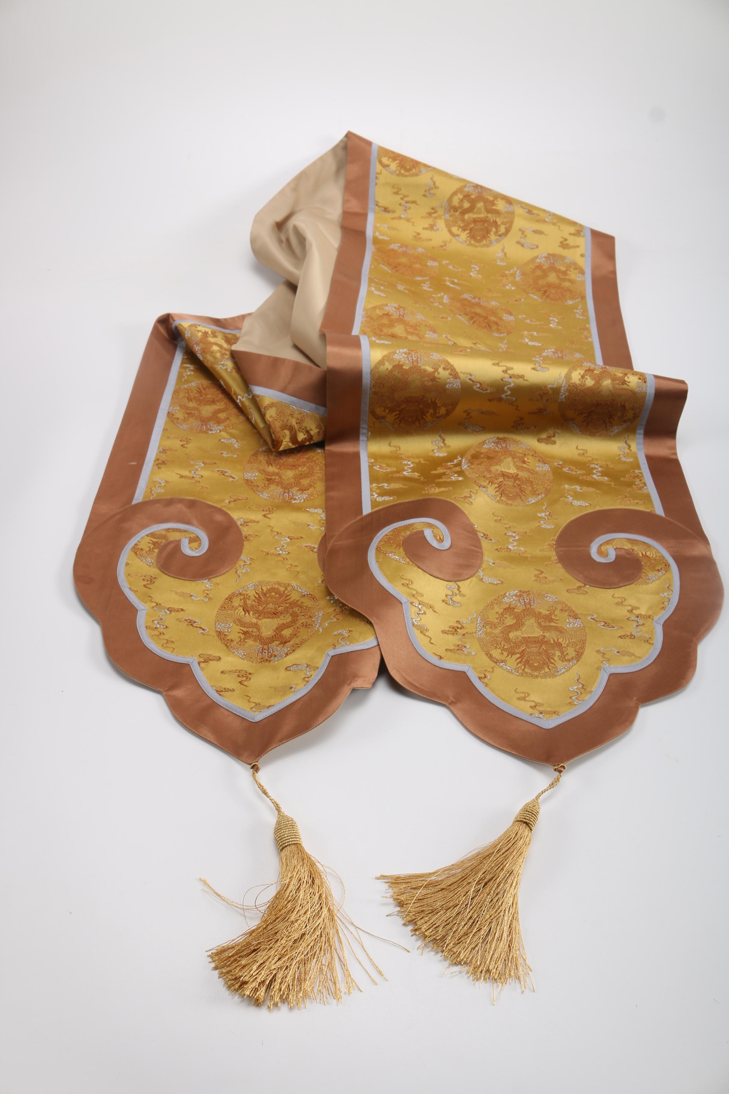 Emperor Table Linens