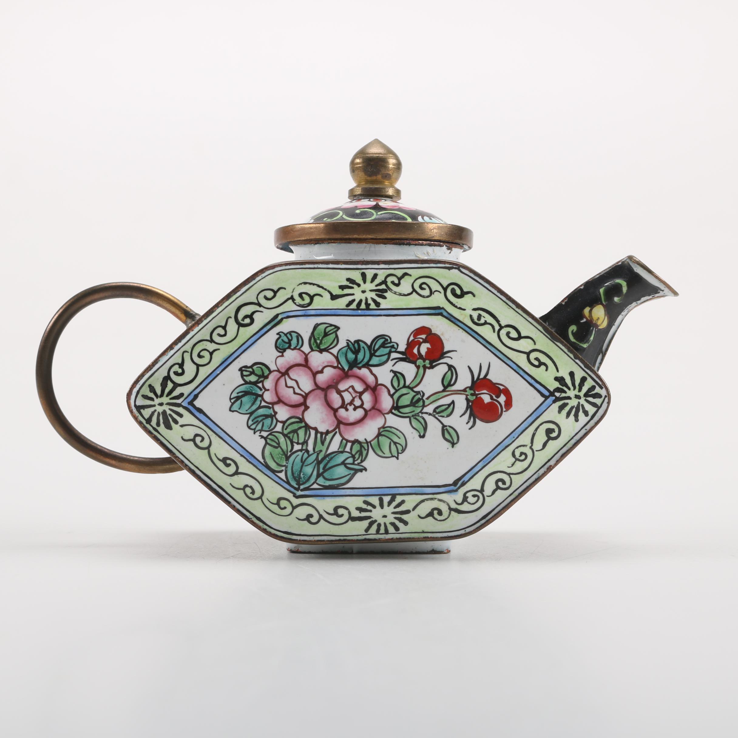 Collectible Teapots Including Trade Plus Aid