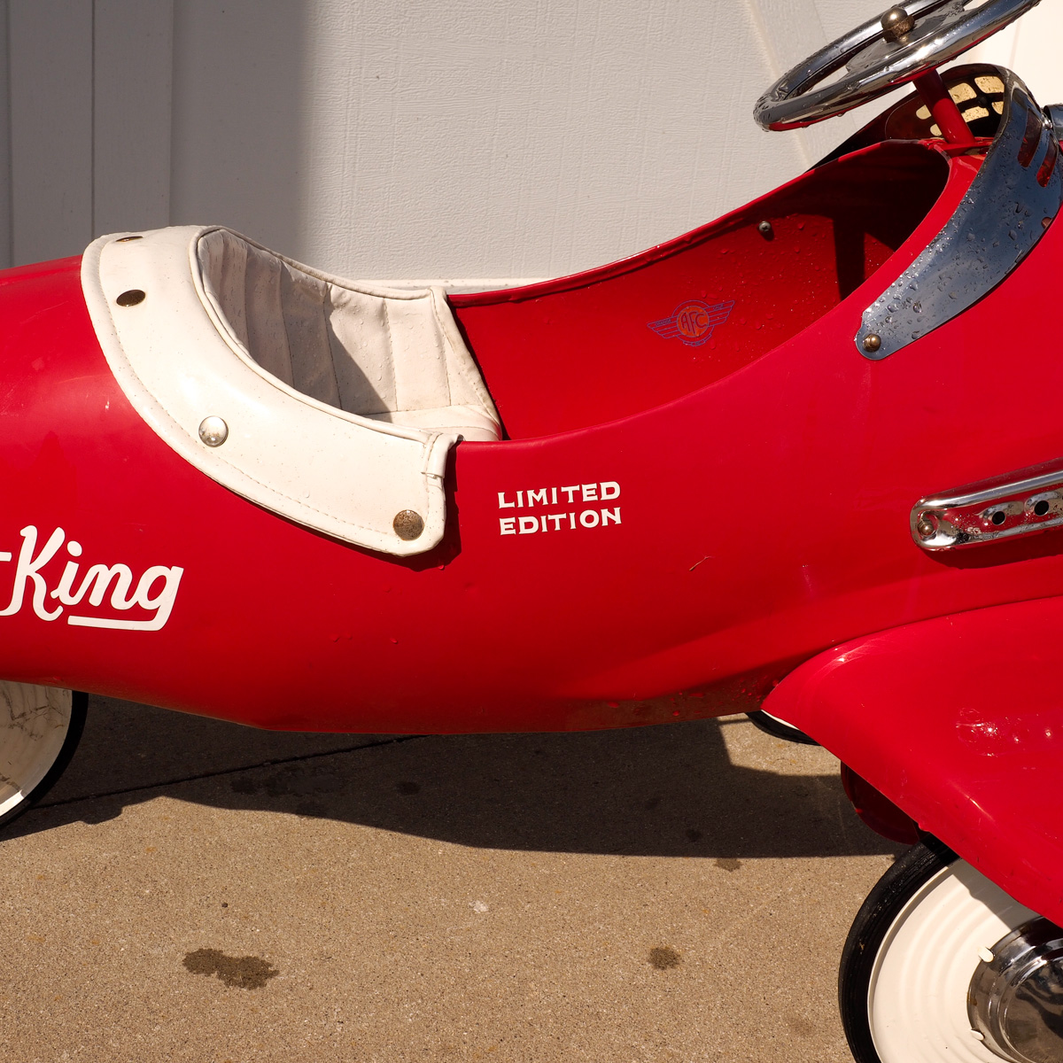 Retro Sky King Pedal Plane