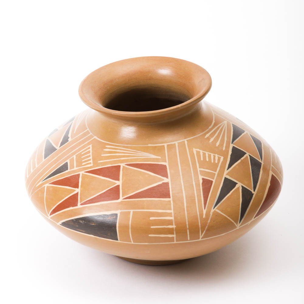 Mata Ortiz Pottery by Benjamin Soto