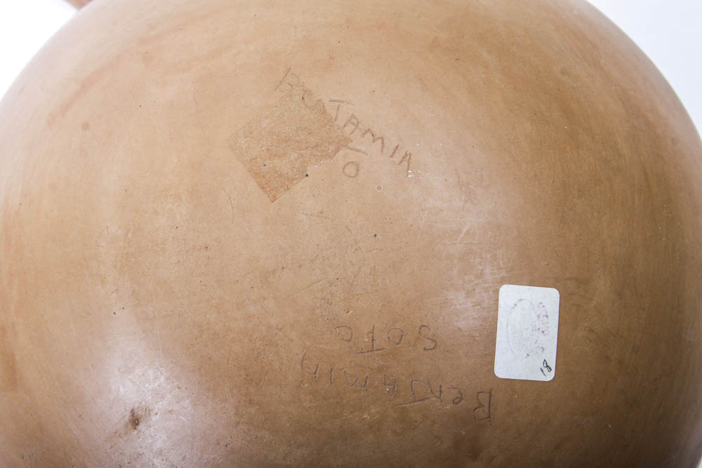 Mata Ortiz Pottery by Benjamin Soto