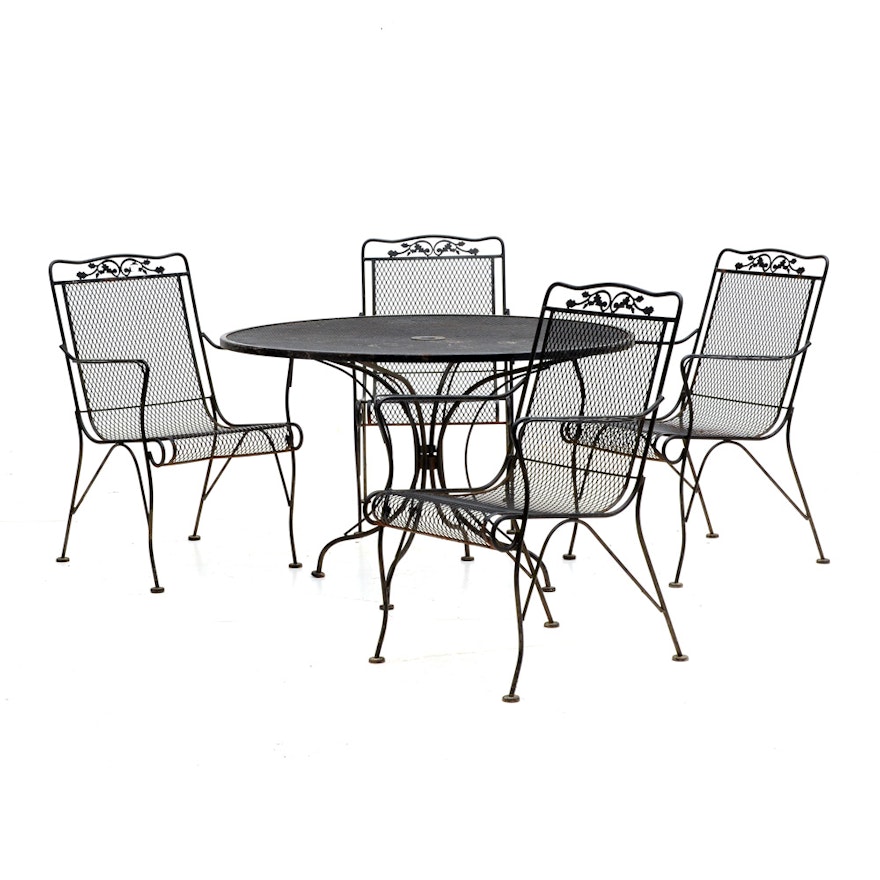 Round Patio Dining Table and Four Chairs