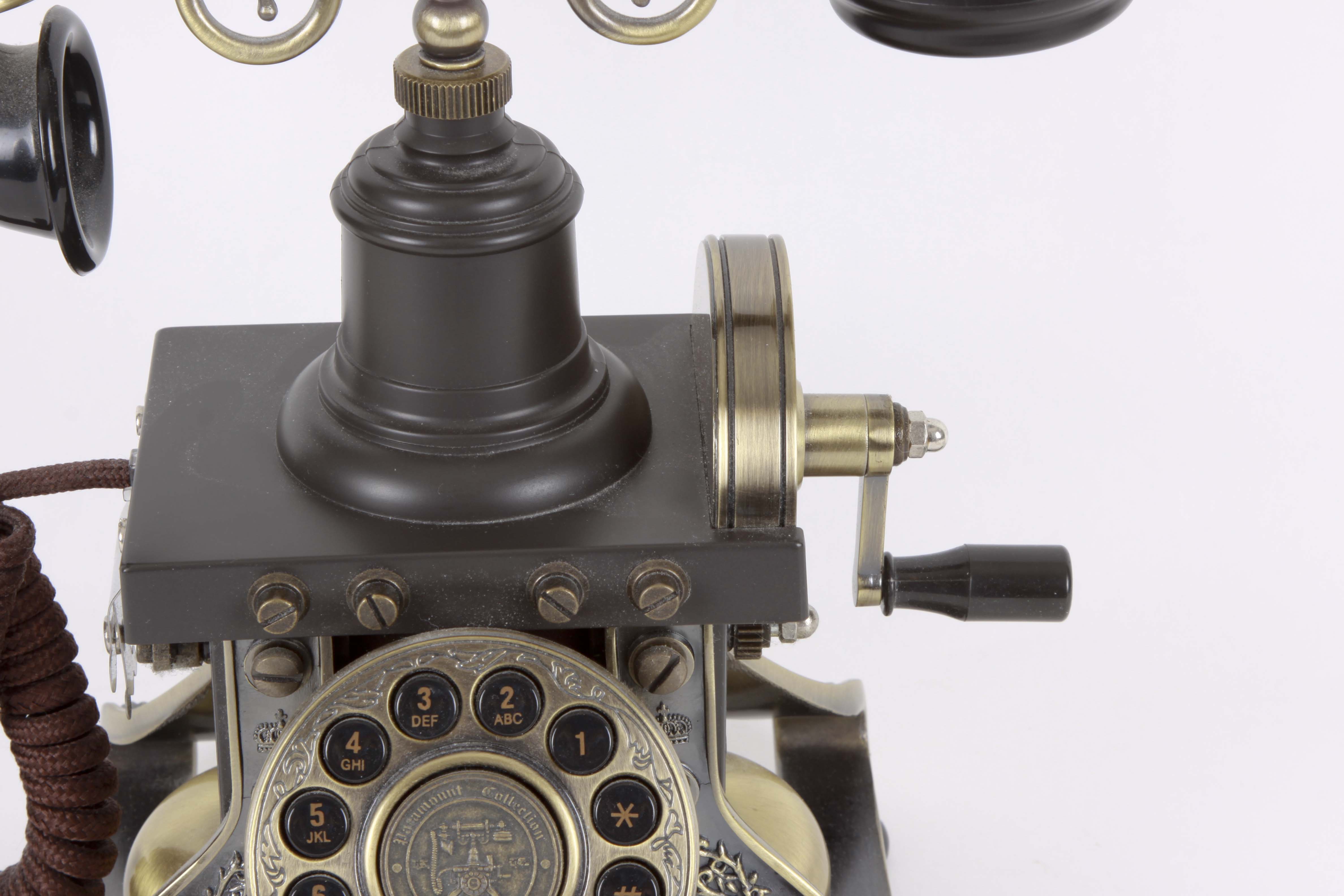 Paramount Eiffel Tower Nostalgia Style Phone