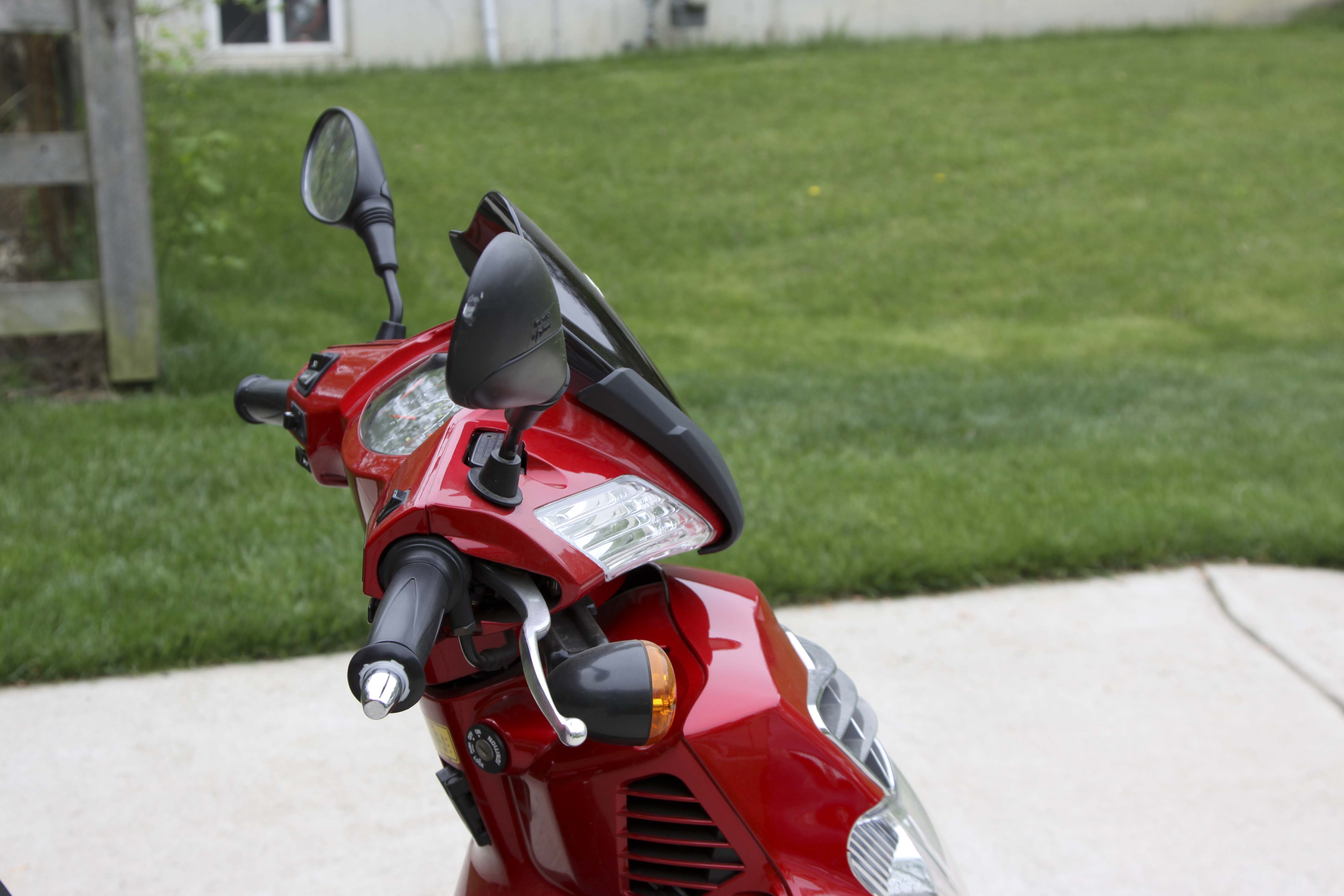 2008 Sym HD125 Red Scooter