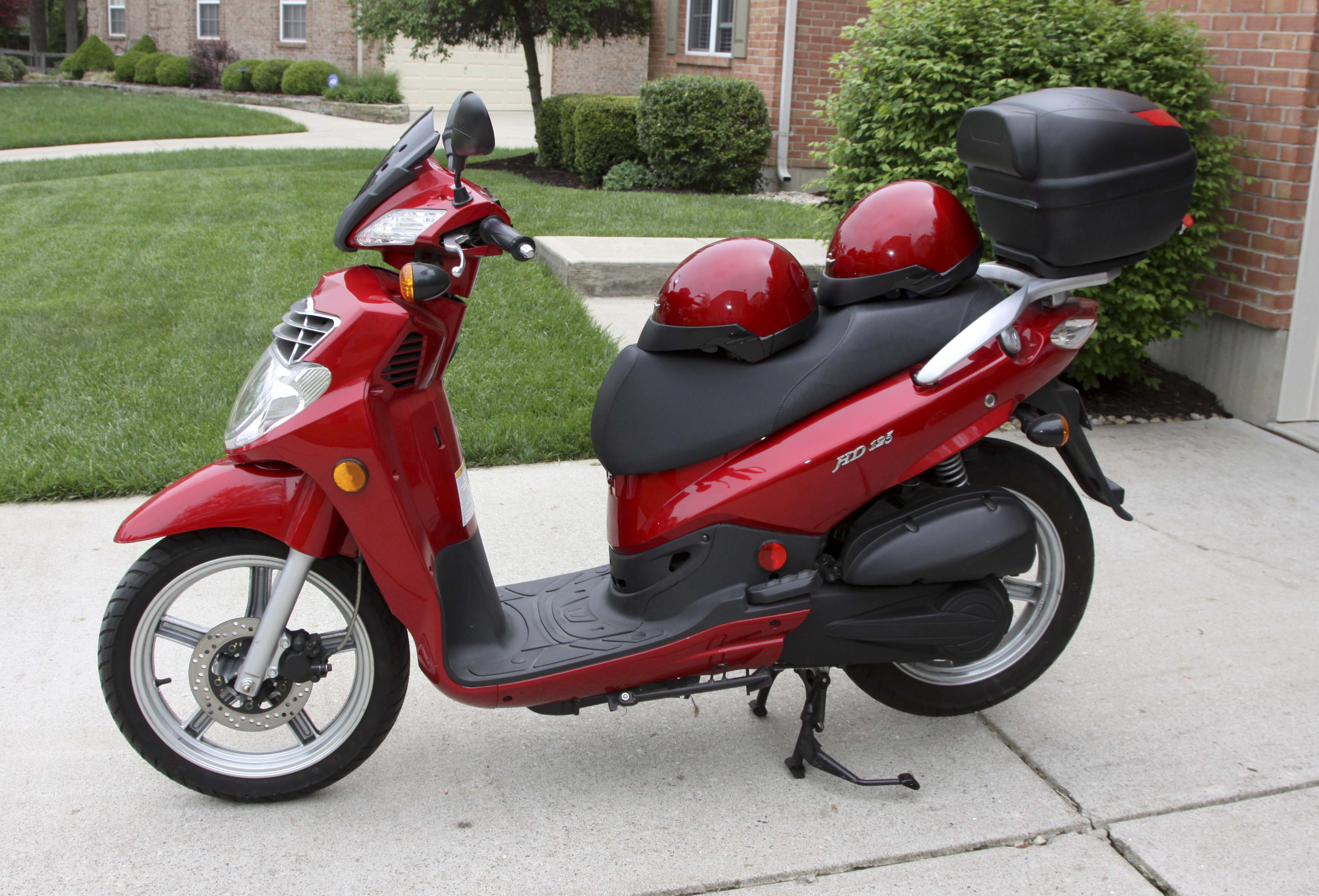 2008 Sym HD125 Red Scooter