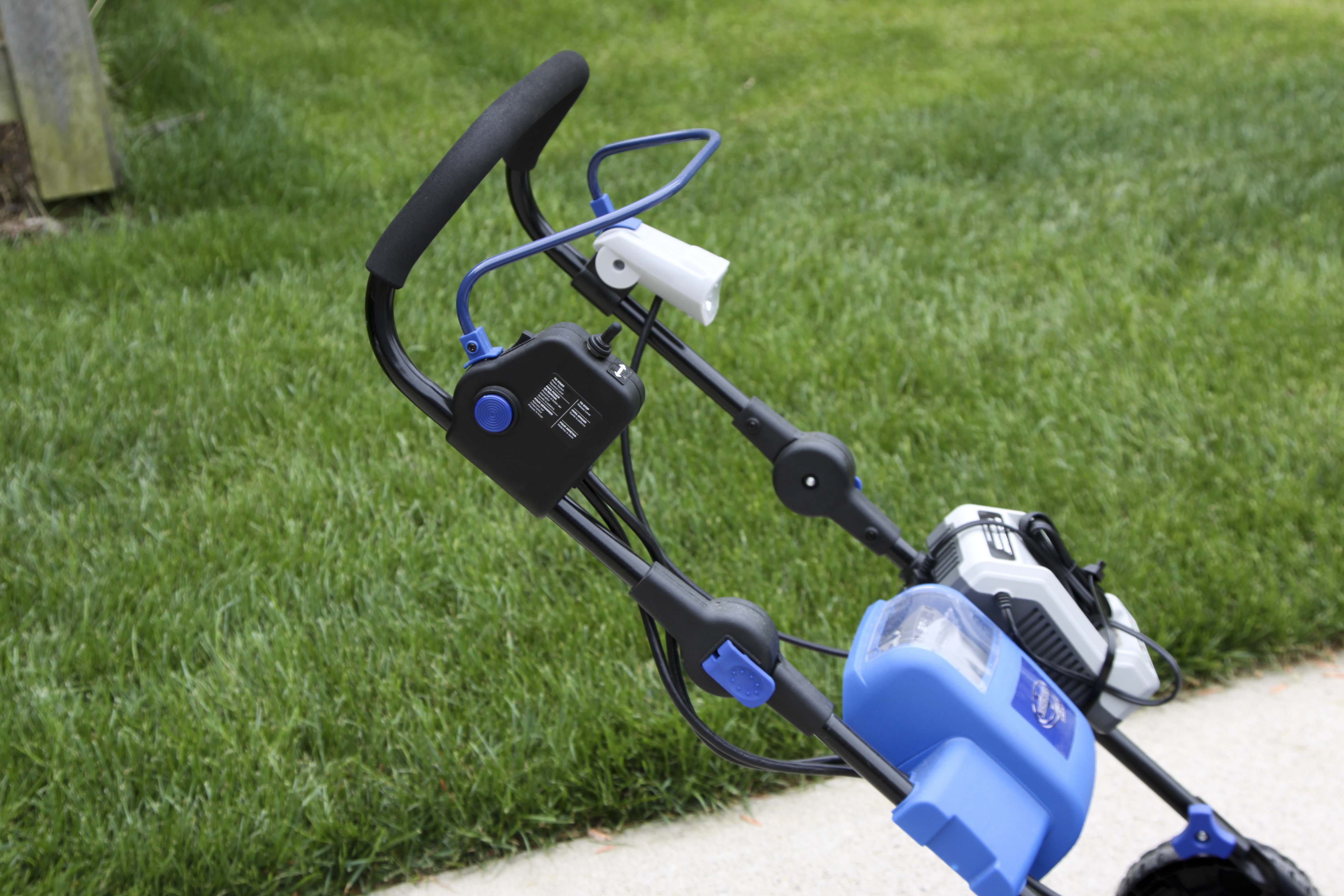 SnowJoe Ion Snowblower