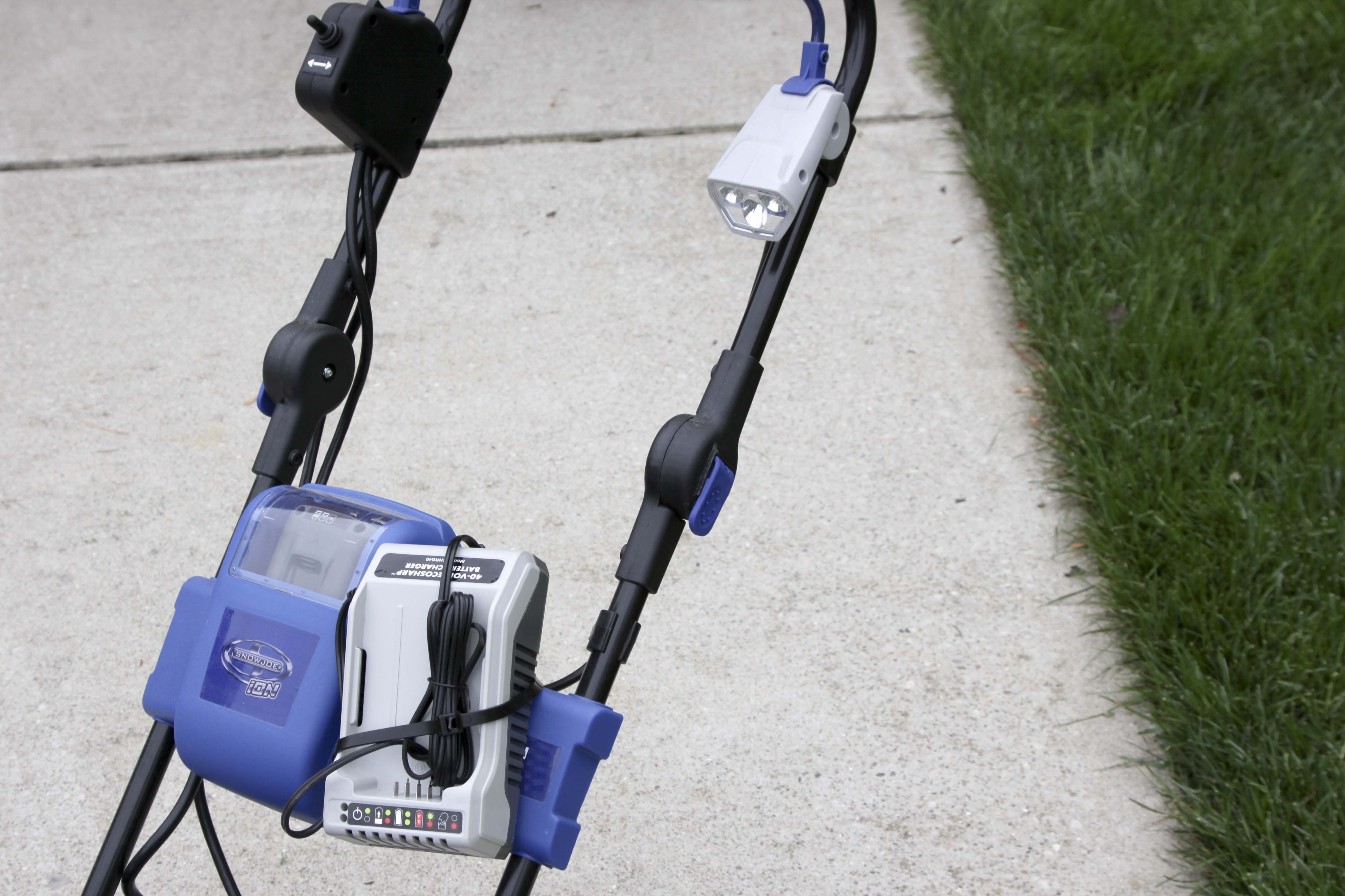 SnowJoe Ion Snowblower