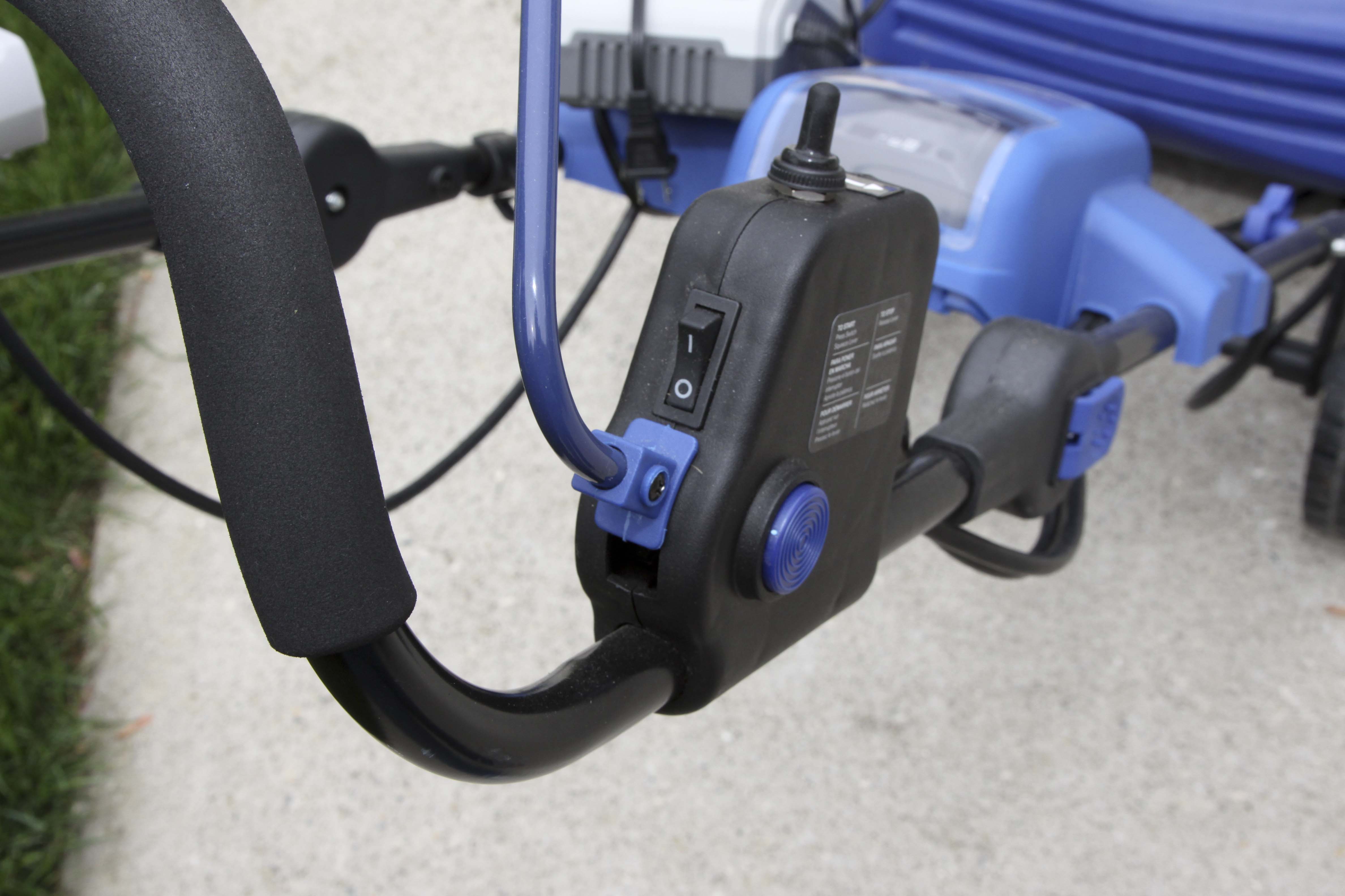 SnowJoe Ion Snowblower