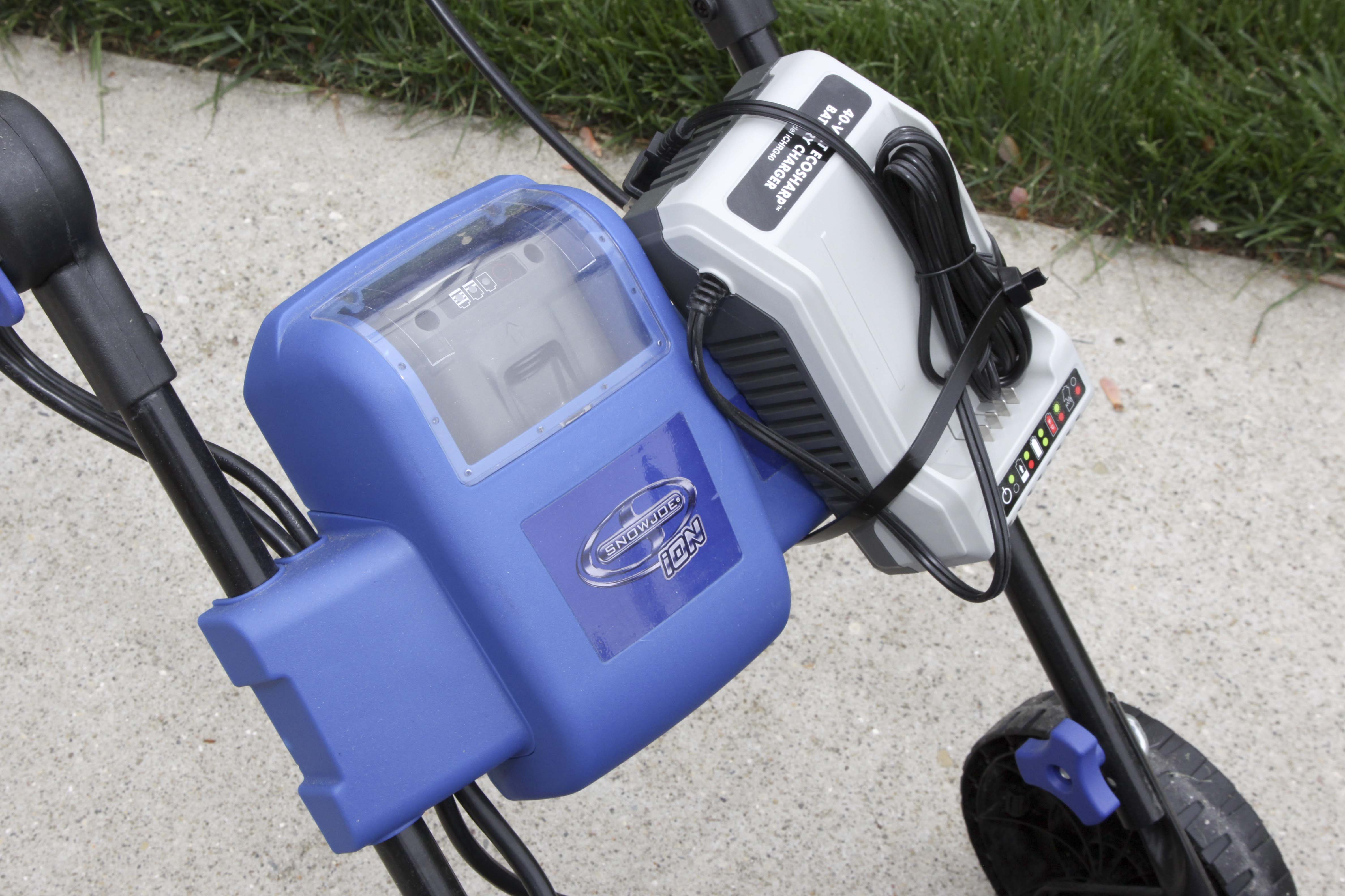 SnowJoe Ion Snowblower