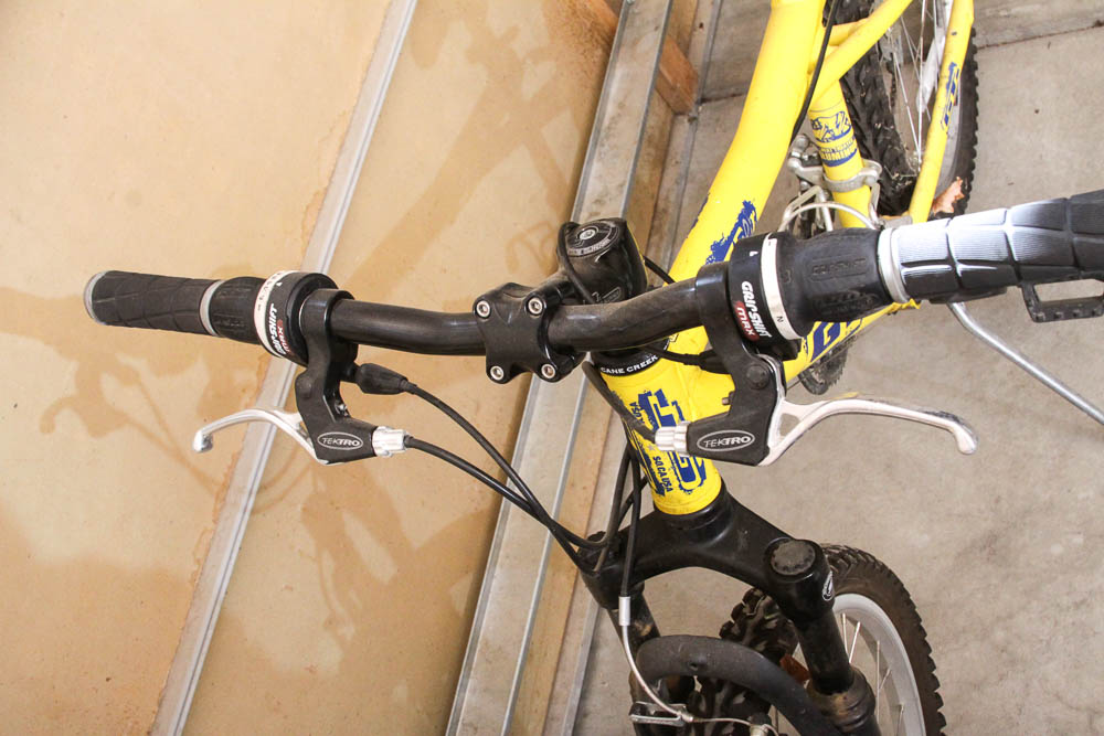 Children's Yellow Stomper SR Suntour Mountain Bike