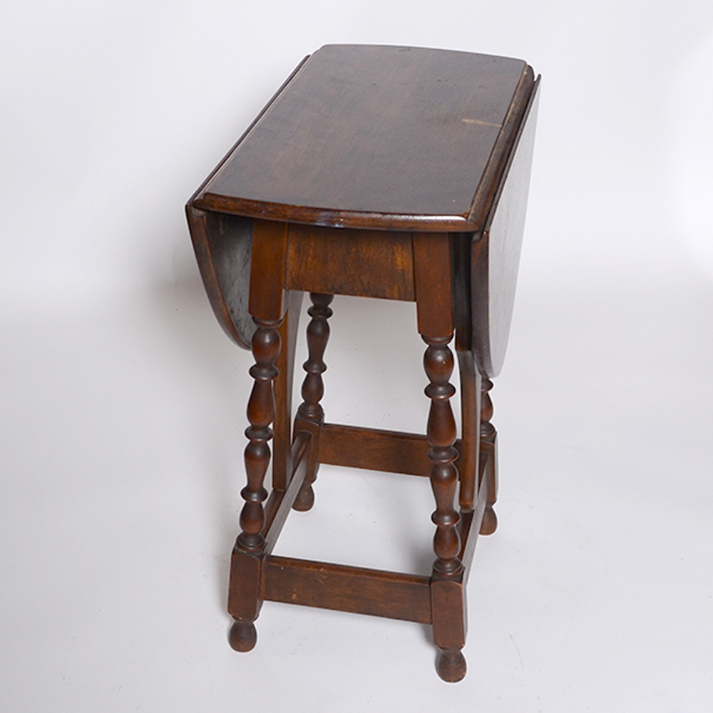 Vintage Colonial Style Butterfly Table