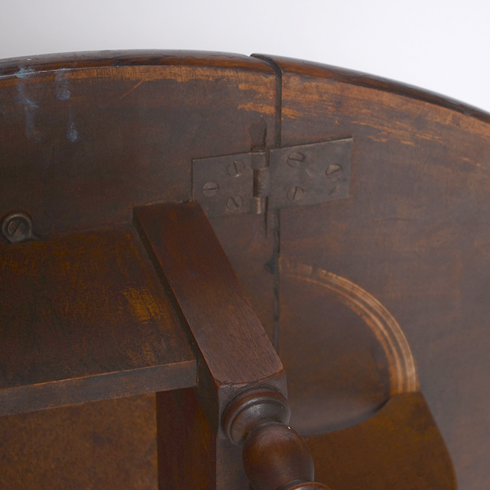 Vintage Colonial Style Butterfly Table