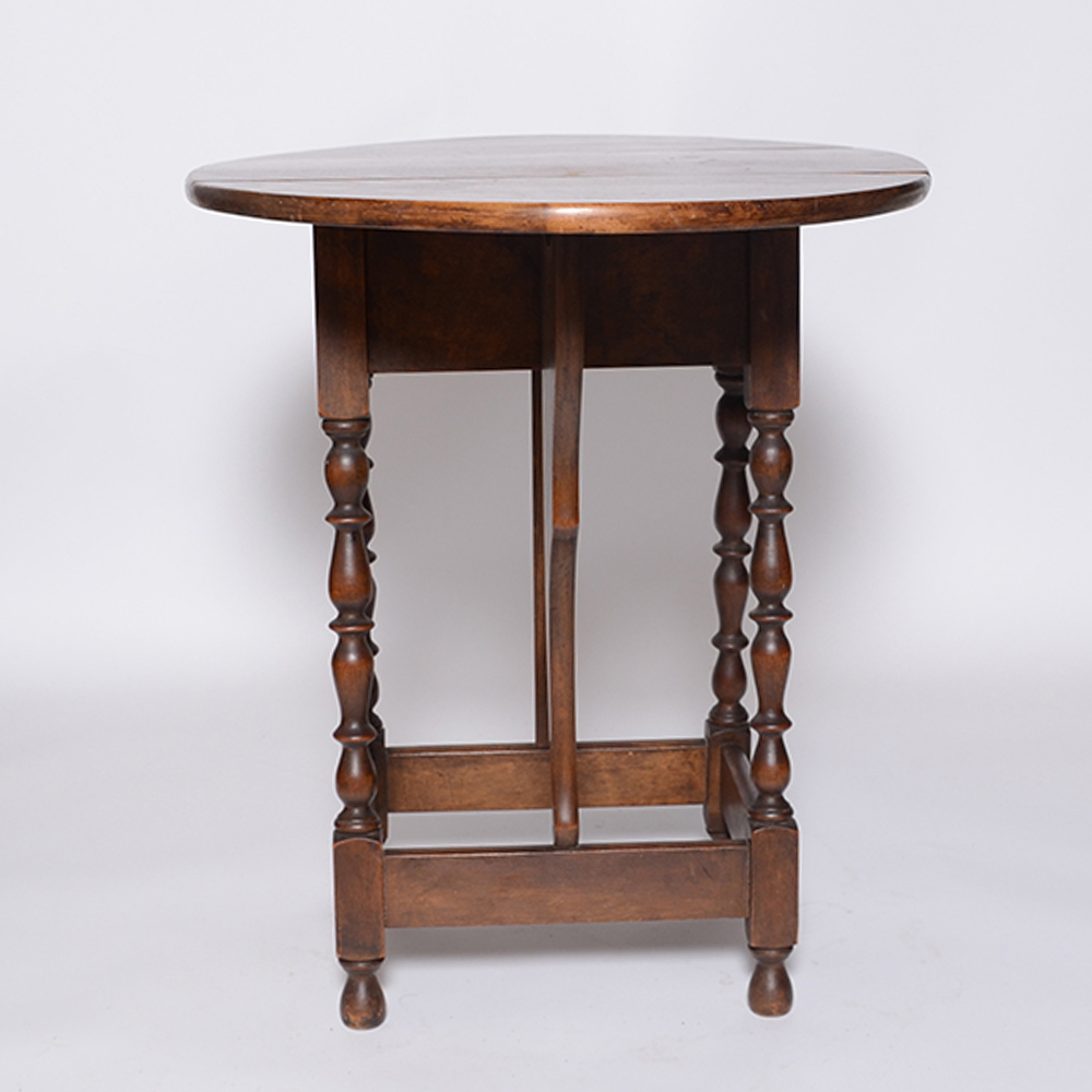 Vintage Colonial Style Butterfly Table