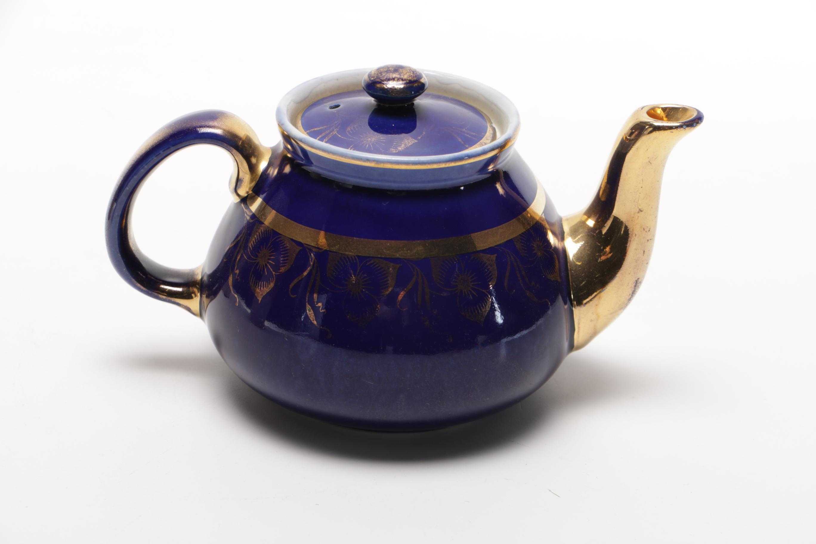 Selection of Vintage Pottery Including Hall