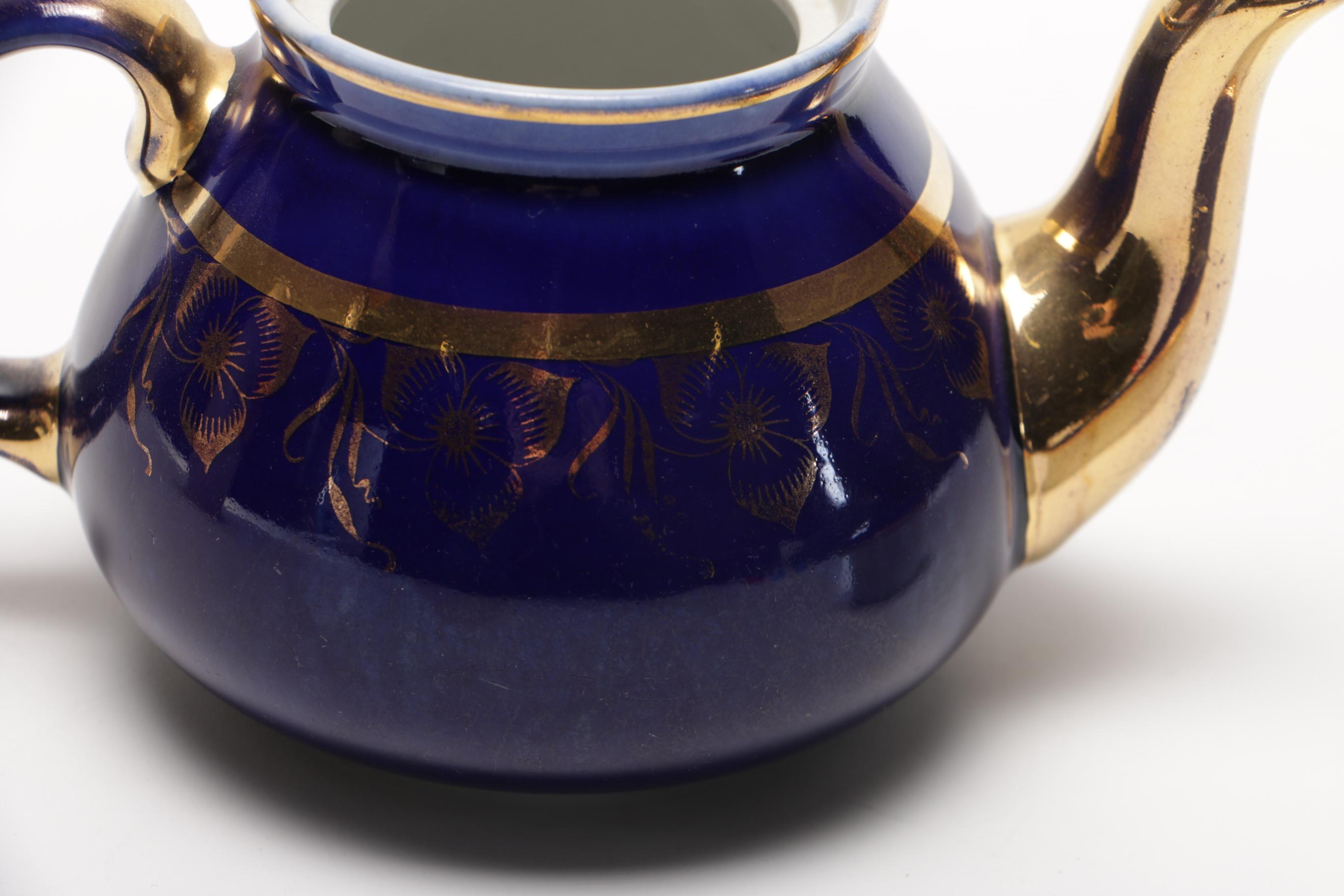 Selection of Vintage Pottery Including Hall