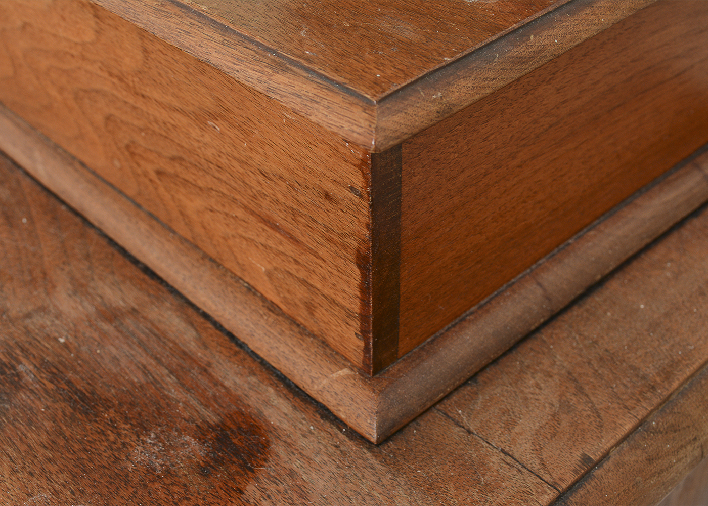 Antique Victorian Walnut Dresser With Mirror