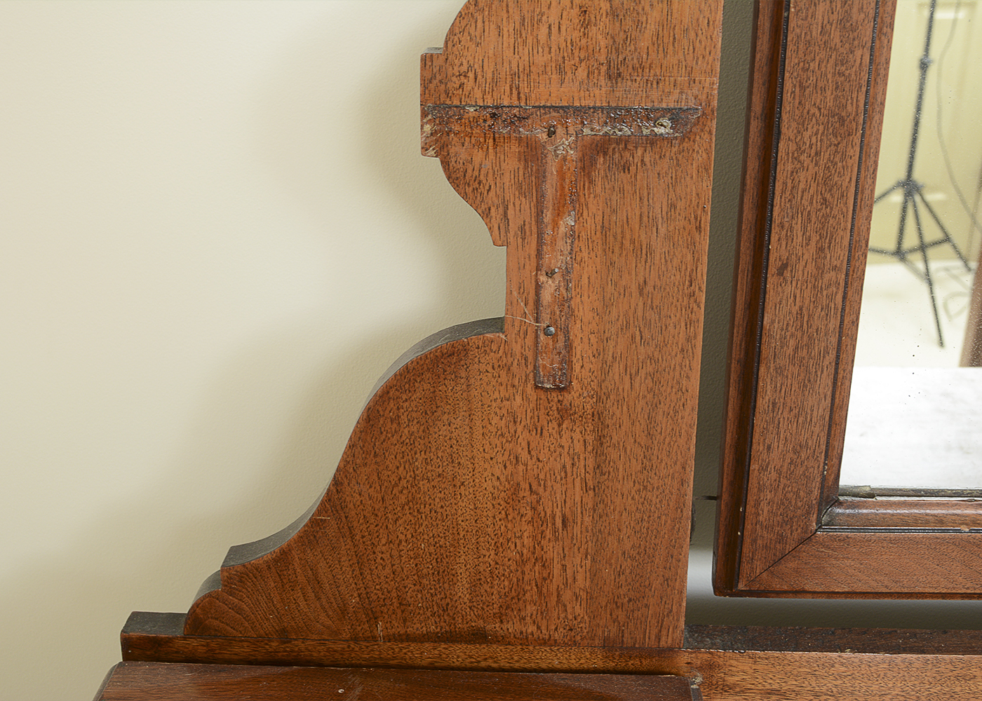 Antique Victorian Walnut Dresser With Mirror